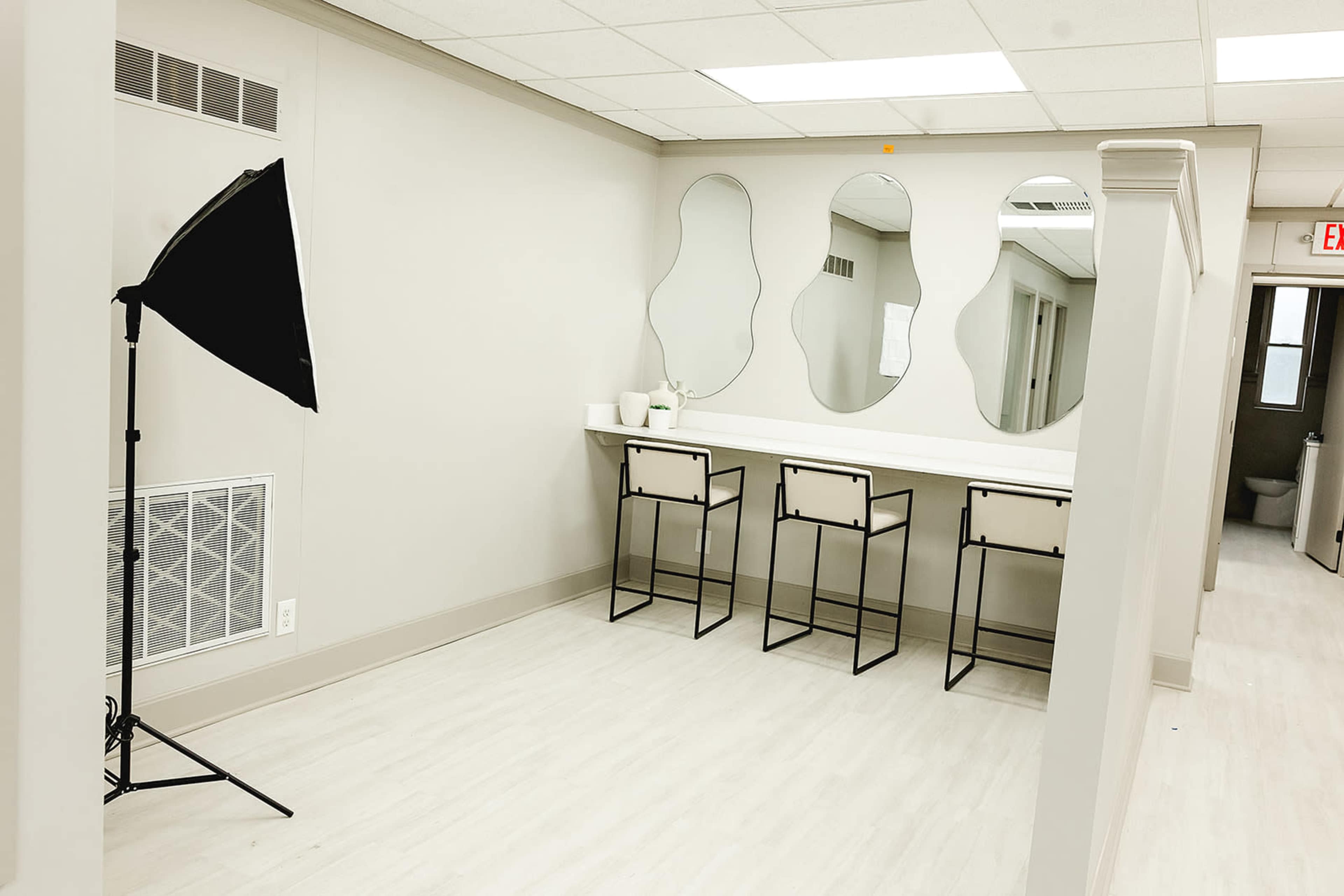Makeup Studio Image in Norwood, Cincinnati, OH