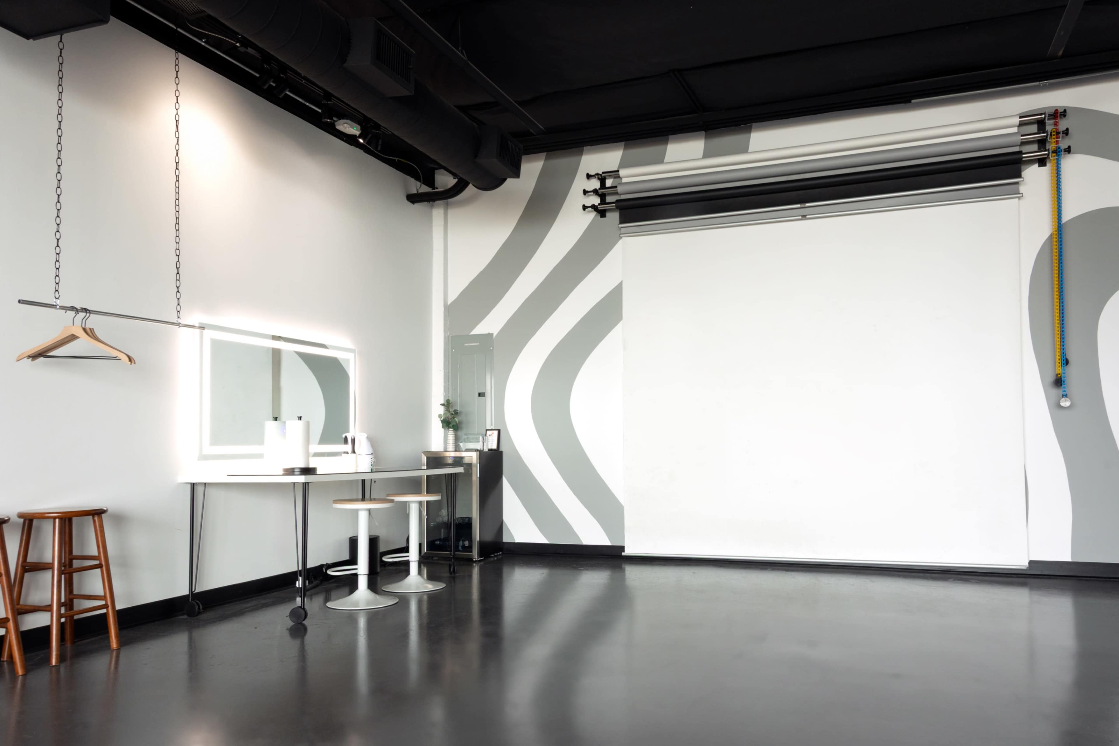 Modern Melrose/Midtown Photo Studio Image in Encanto Village, Phoenix, AZ