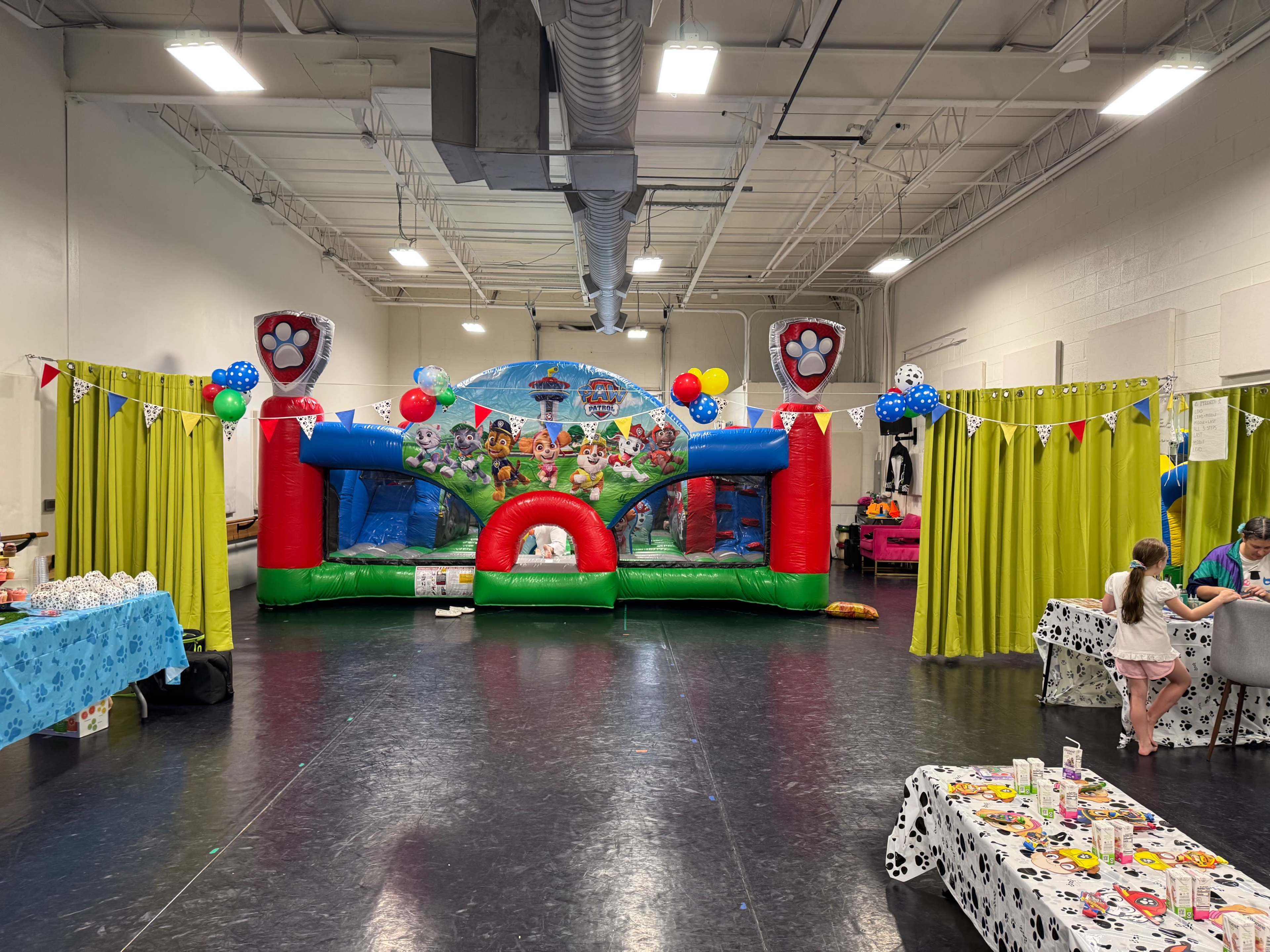 In-Town 4,000sqft fully renovated wearhouse space, high ceilings & Loading dock - LARGE STUDIO Image in Lindridge-Martin Manor, Atlanta, GA