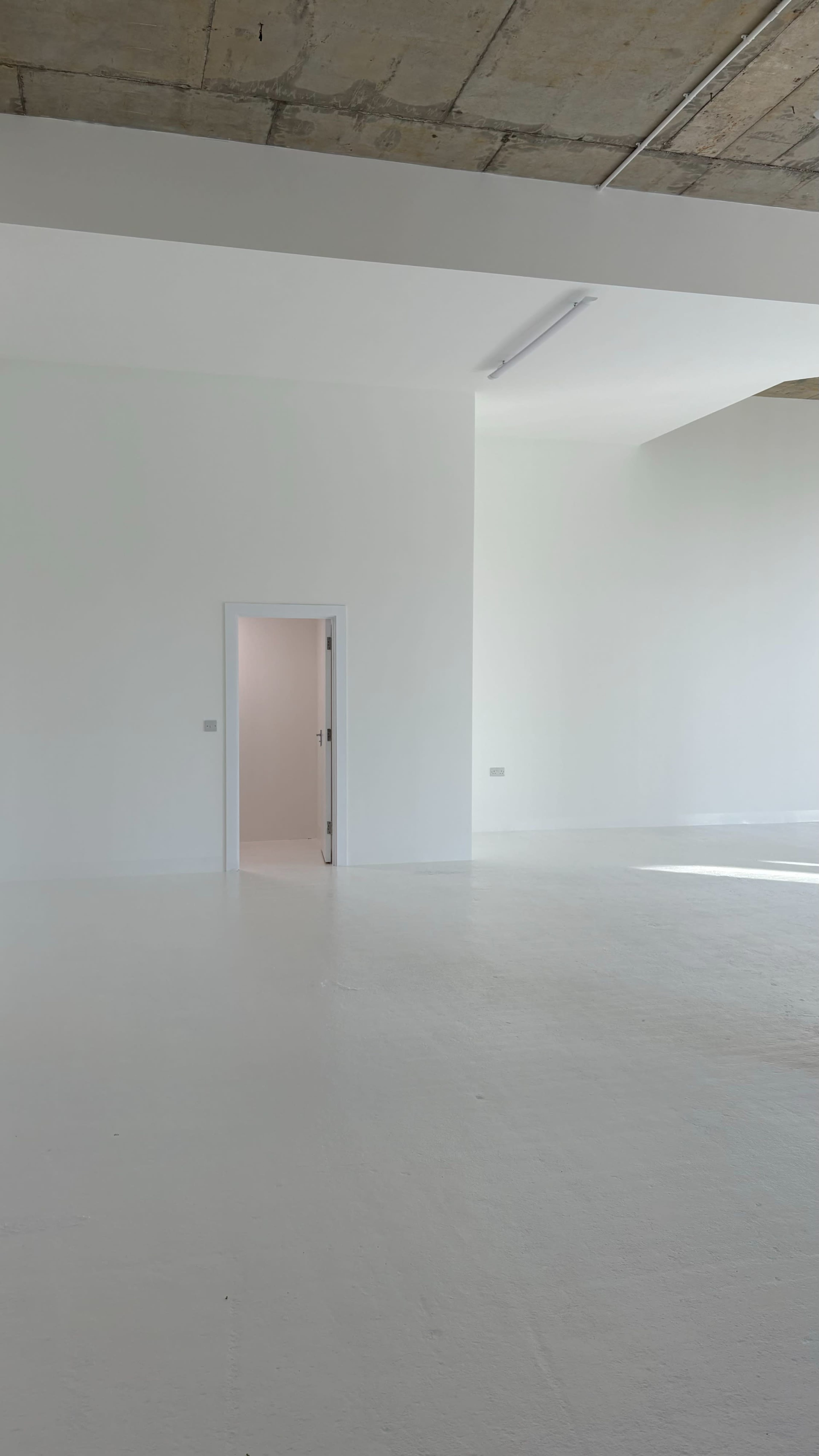 Natural light photography and event studio hire Image in London, London, ENG
