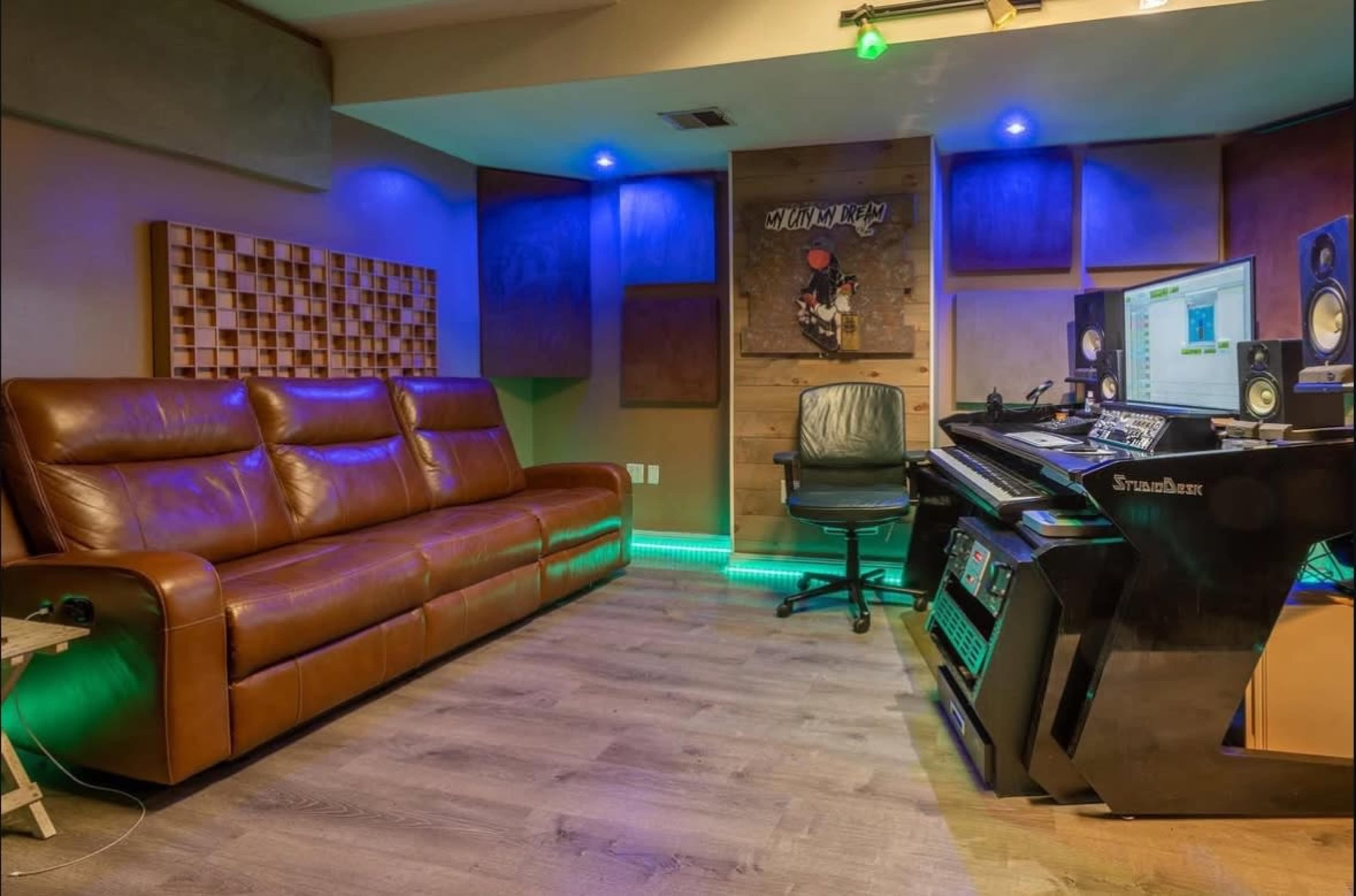 Downtown Private Recording Studio Image in Near South Side, Chicago, IL