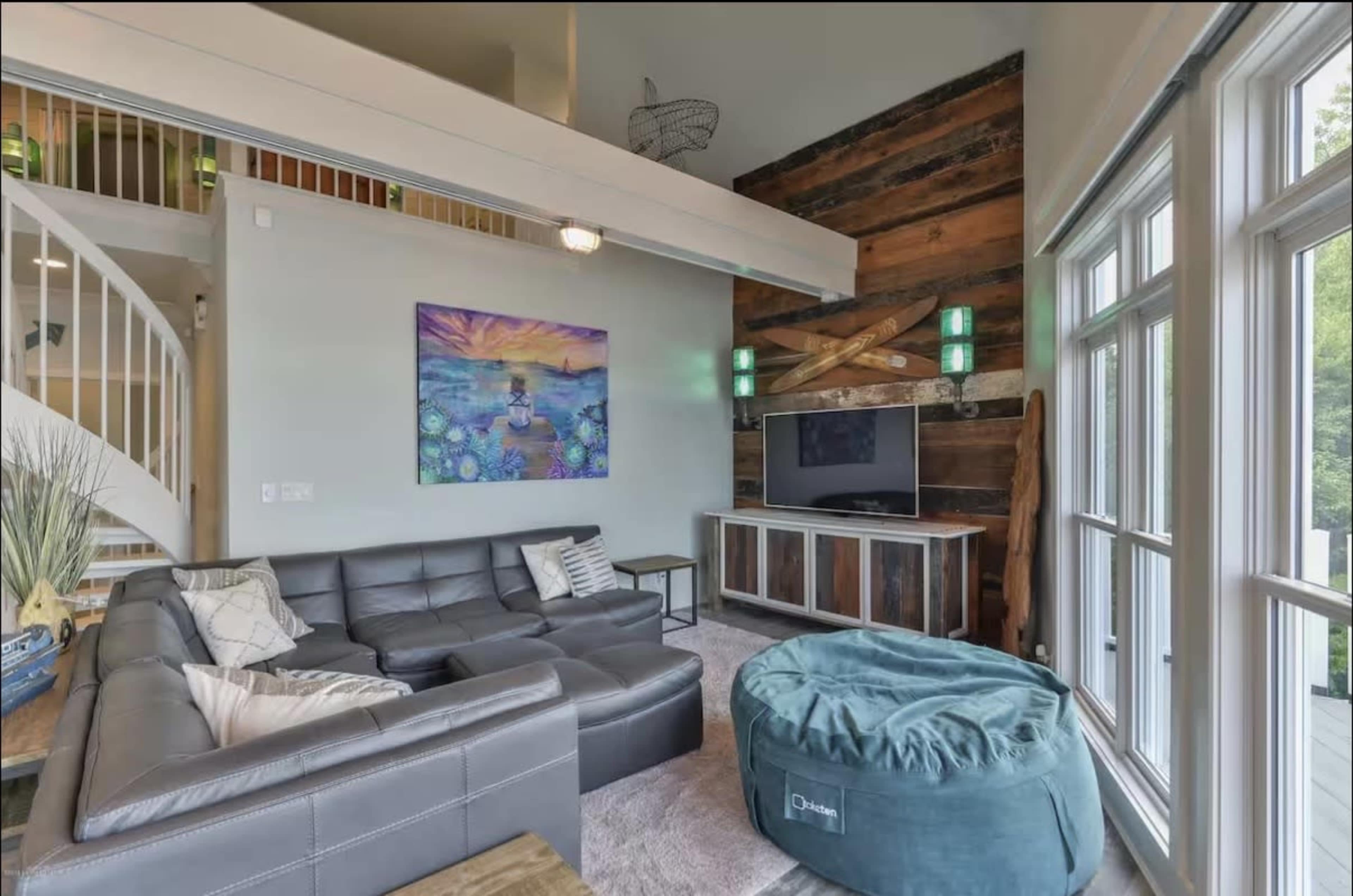 Iconic lighthouse • waterfront • one-of-a-kind setting Image in Louisville, Prospect, KY