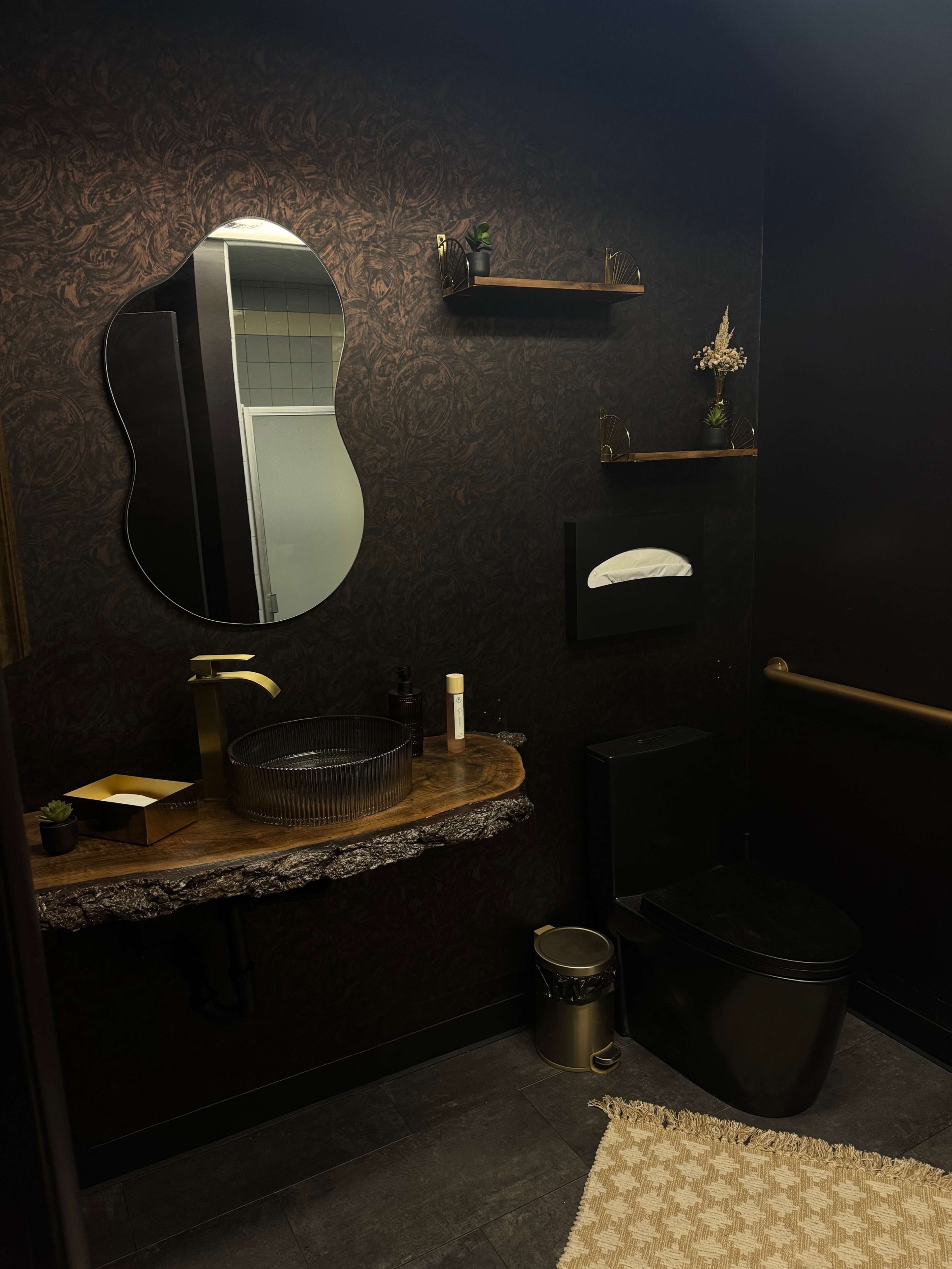 Beach Front Spa with Moody Vibe Image in Balboa Peninsula, Newport Beach, CA