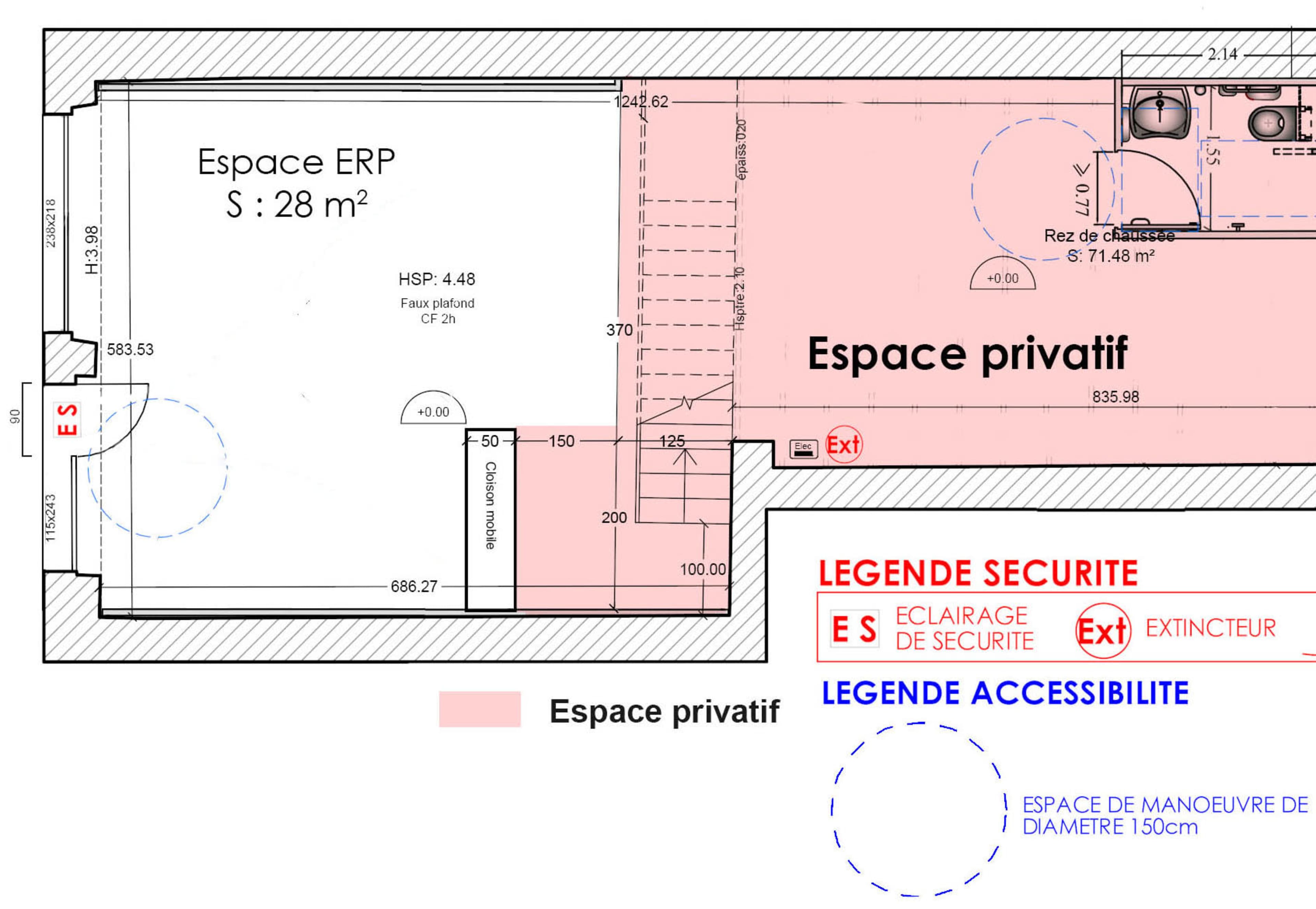 The image shows a floor plan of a space labeled as "Espace ERP" measuring 28 square meters, with adjacent areas marked for accessibility and safety features.