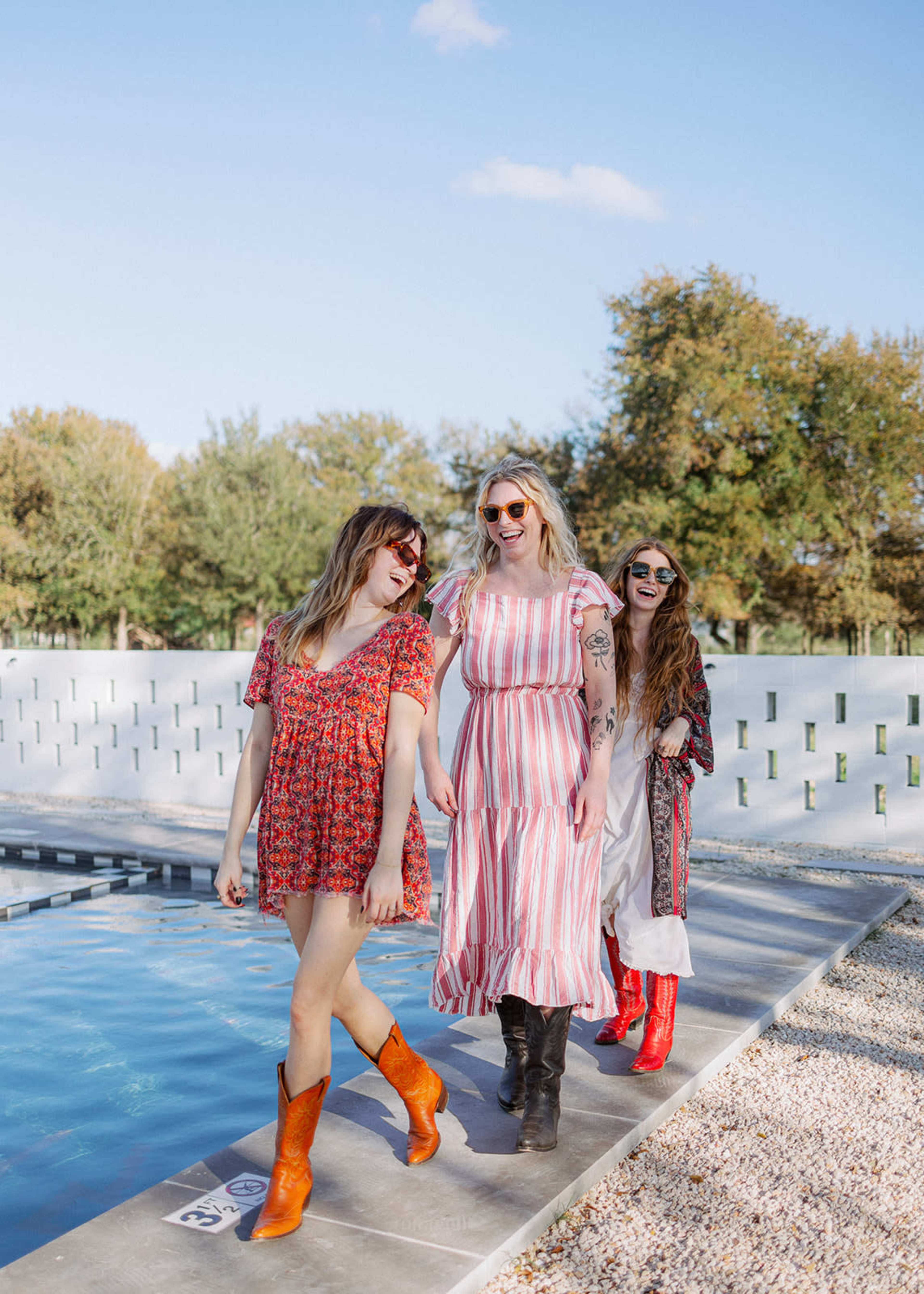Picturesque Pool in a Country Setting Image in Lockwood Farms, Manor, TX