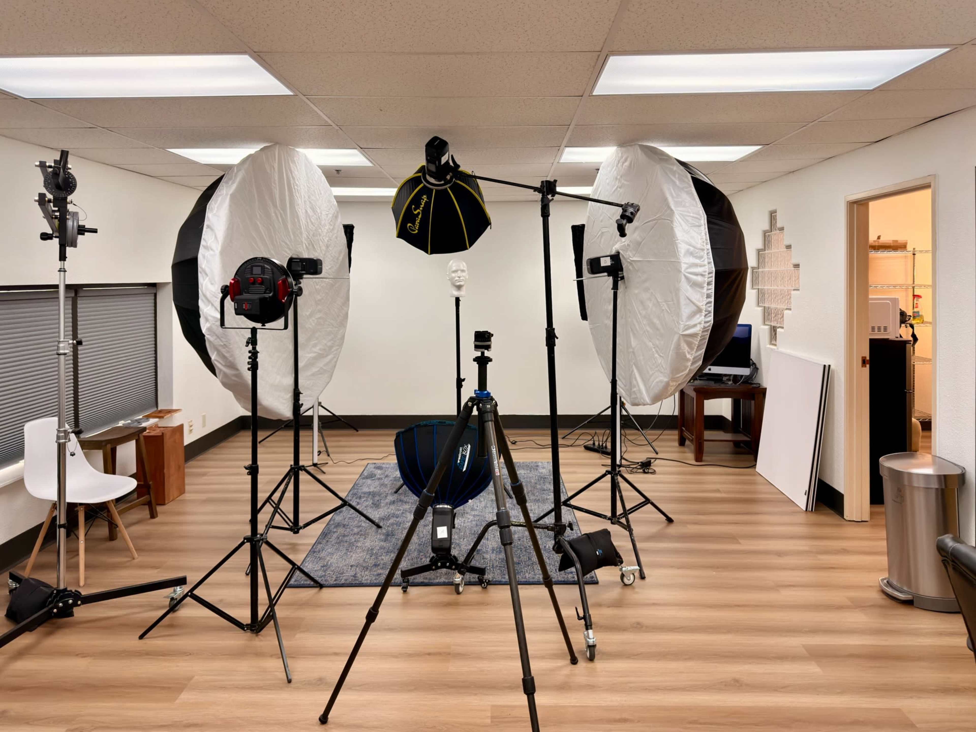 Well equipped photo studio Image in Beaumont, Beaumont, CA