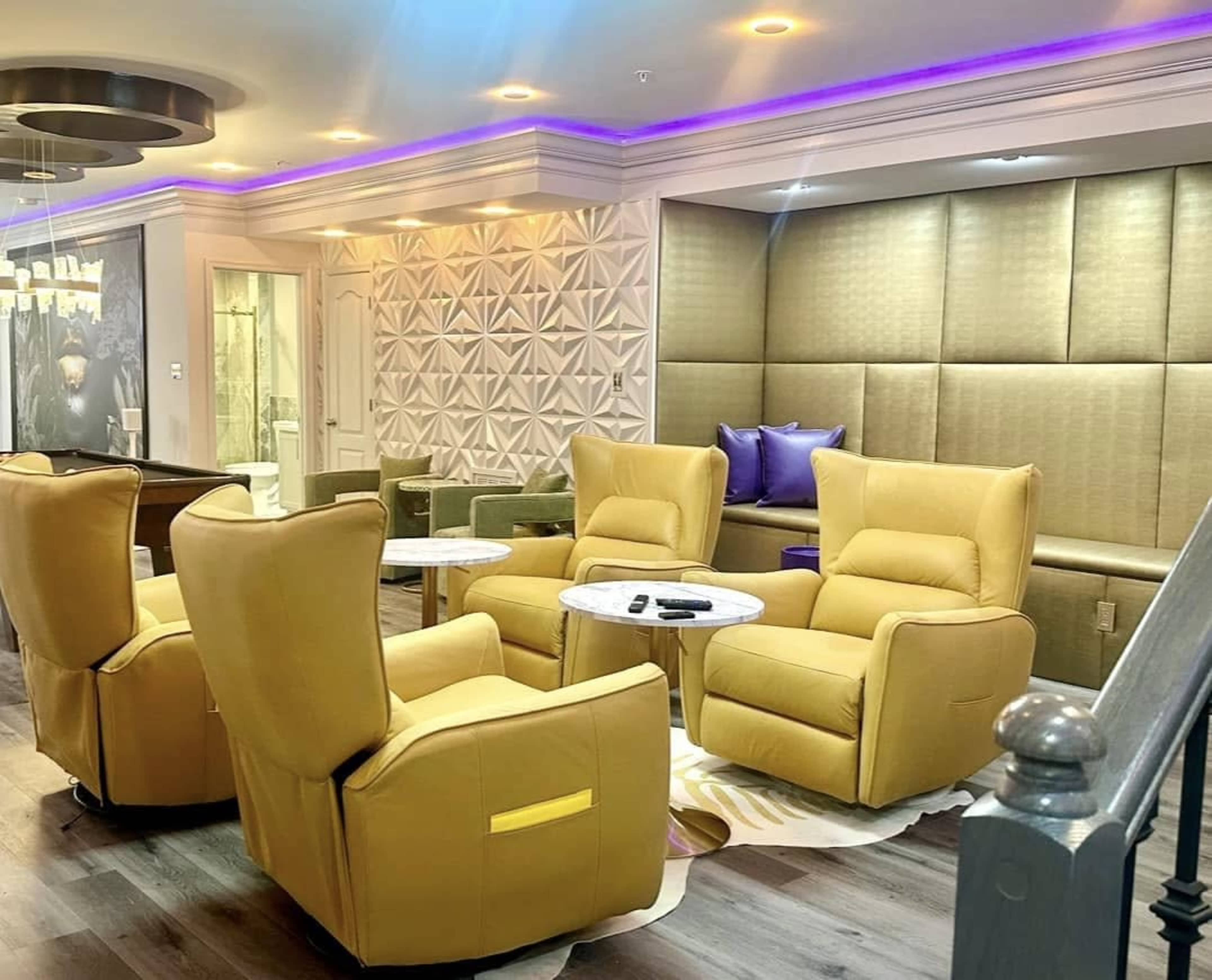 Bold Upscape Lounge & Studio in Quiet Residential Cove Image in Baden, Brandywine, MD