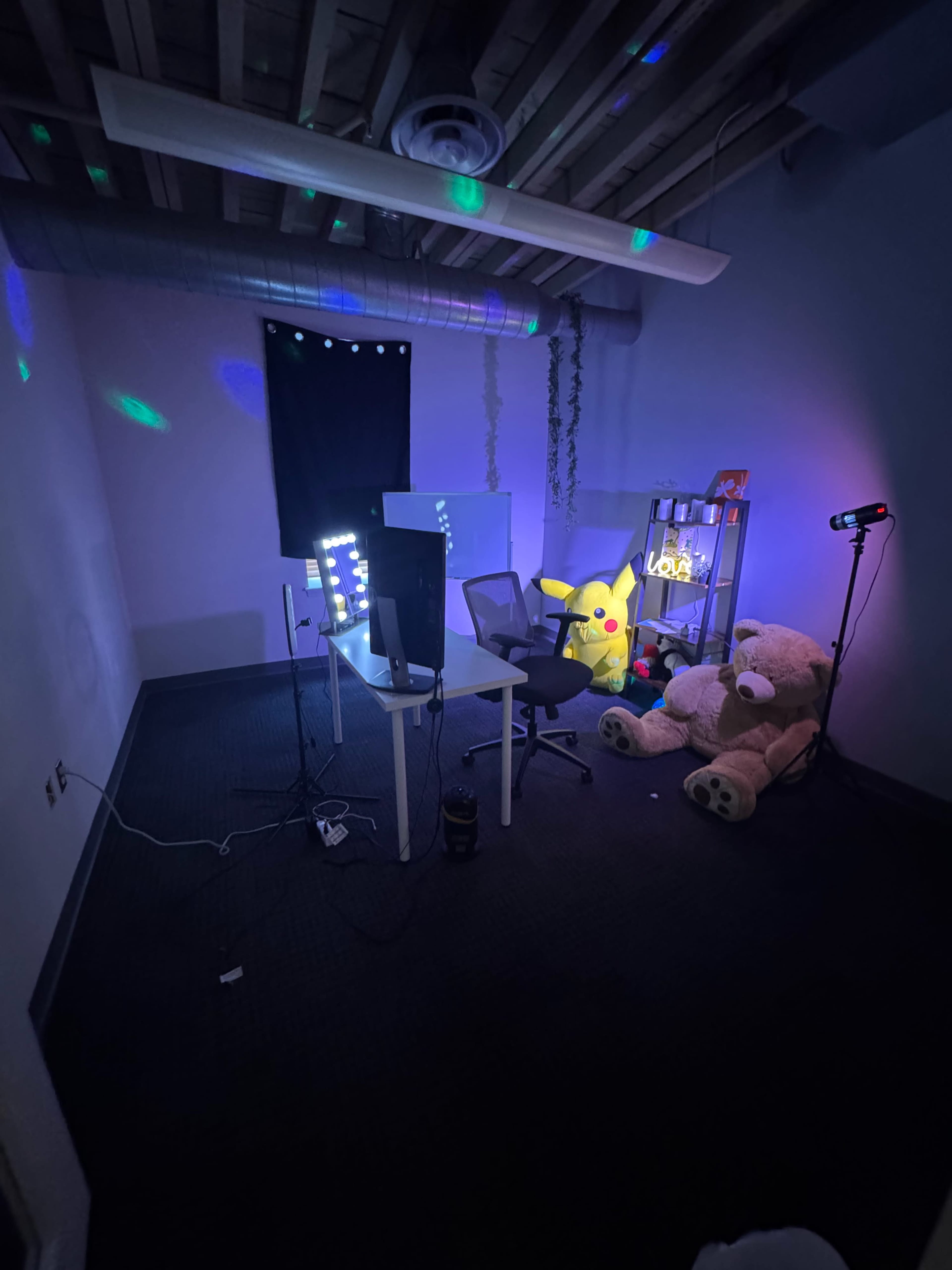 Aesthetic Livestream & Content Creation Studio with Natural Light Image in Fells Point, Baltimore, MD