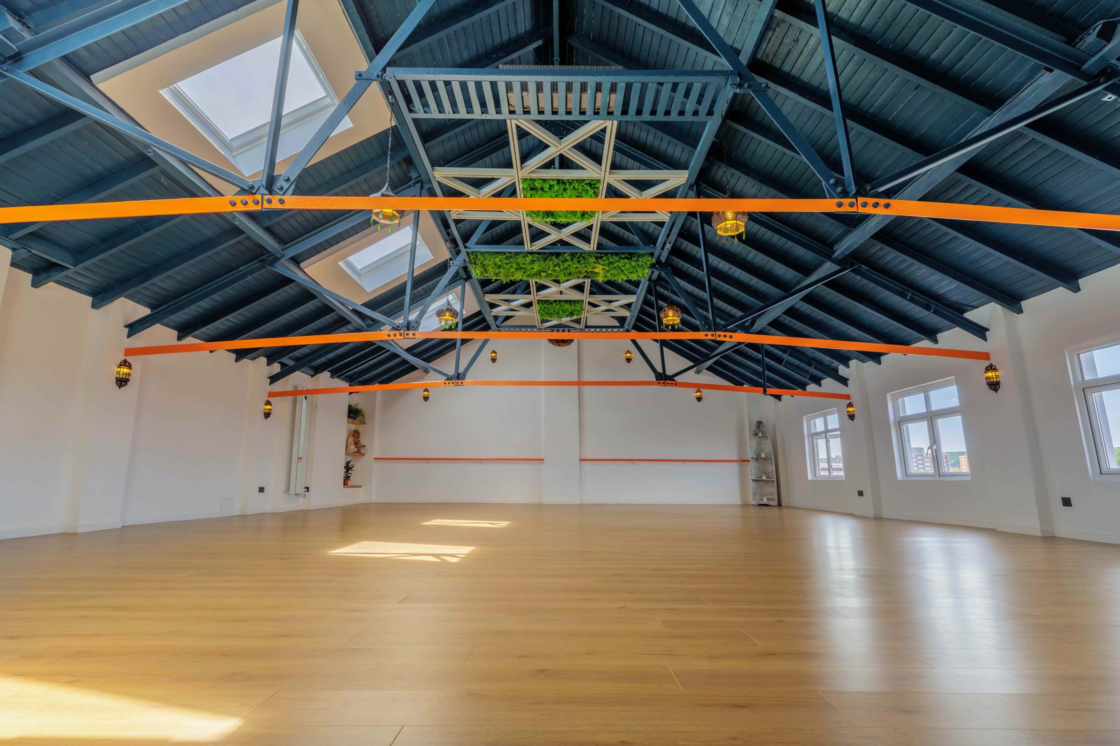 Beautiful rooftop studio with views of bristol Image in Bristol, Bristol, ENG