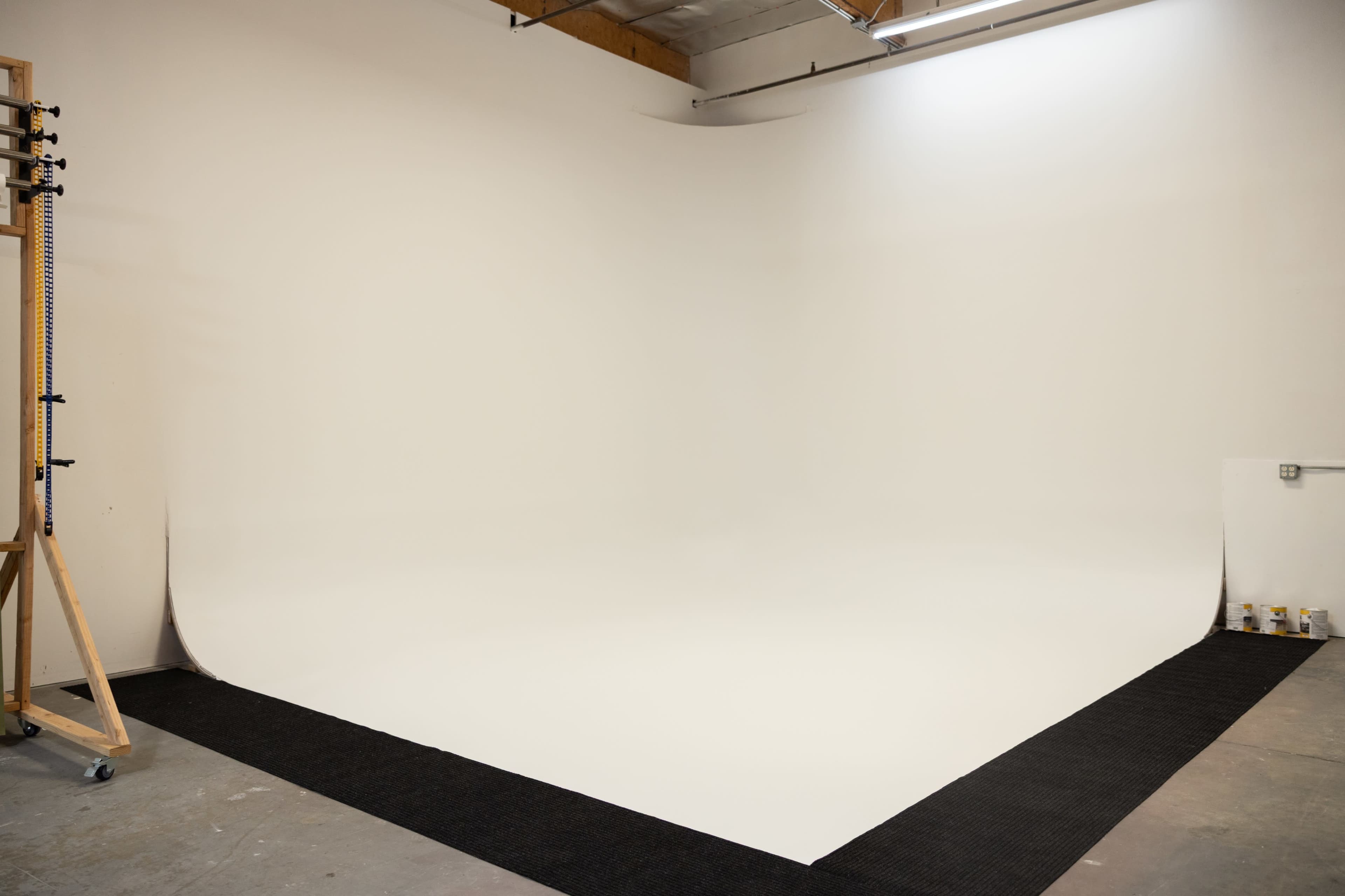 Temecula warehouse studio with cyc wall Image in Temecula, Temecula, CA
