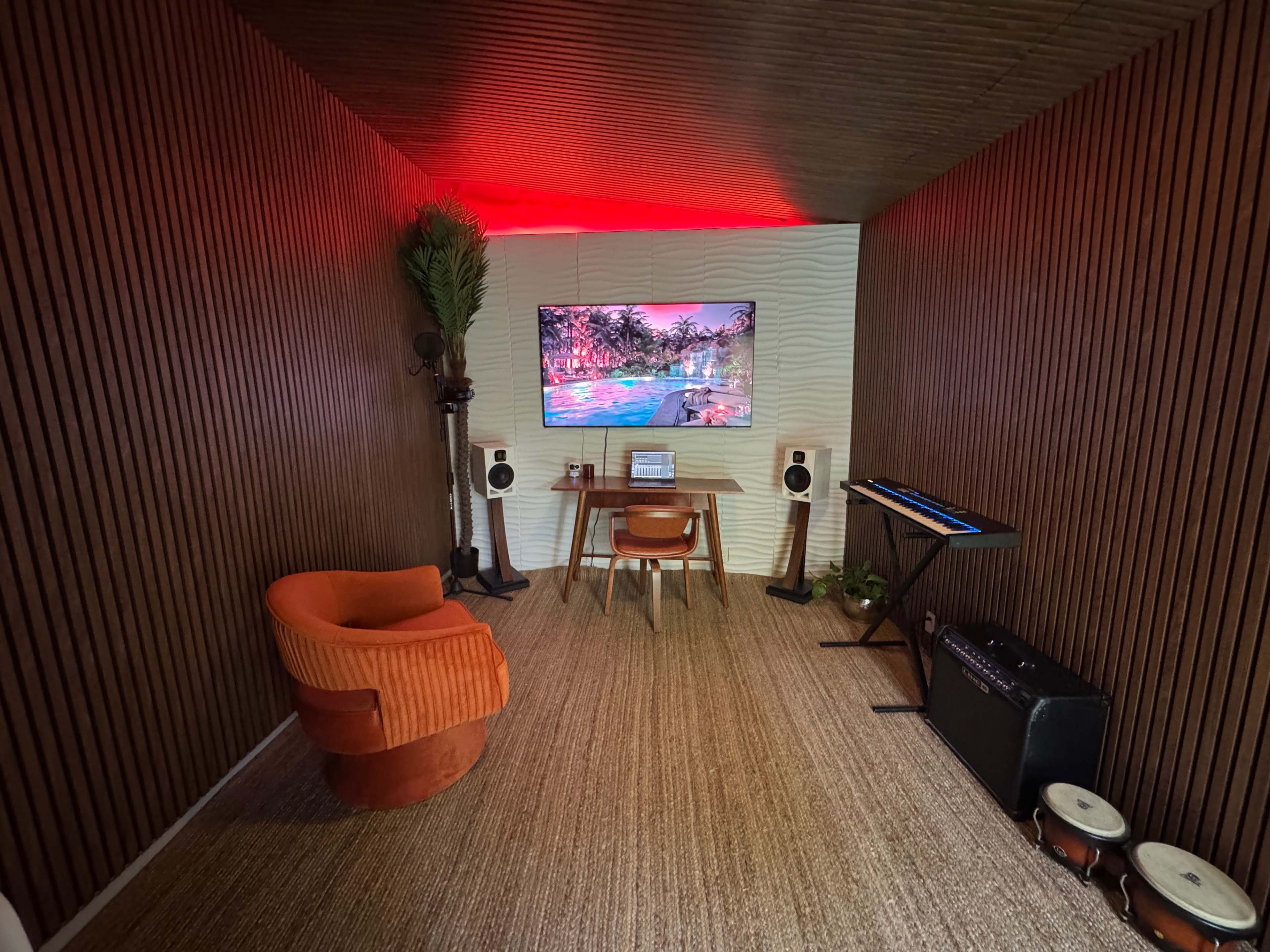 Beach Themed Urban Creative Space Image in Beverly Grove, Los Angeles, CA