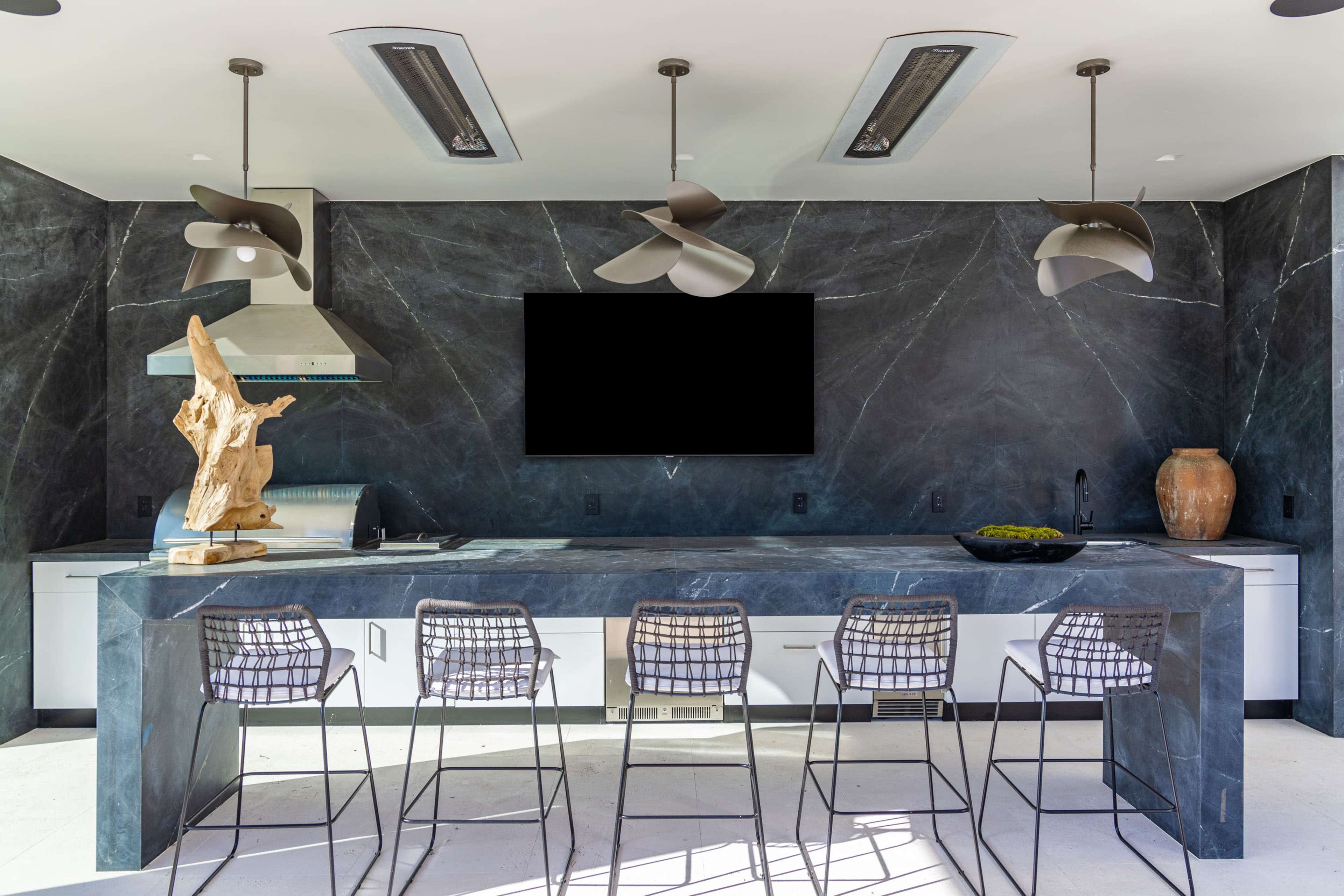 DUME LEGACY CLIFFTOP OCEANFRONT ESTATE Image in Central Malibu, Malibu, CA