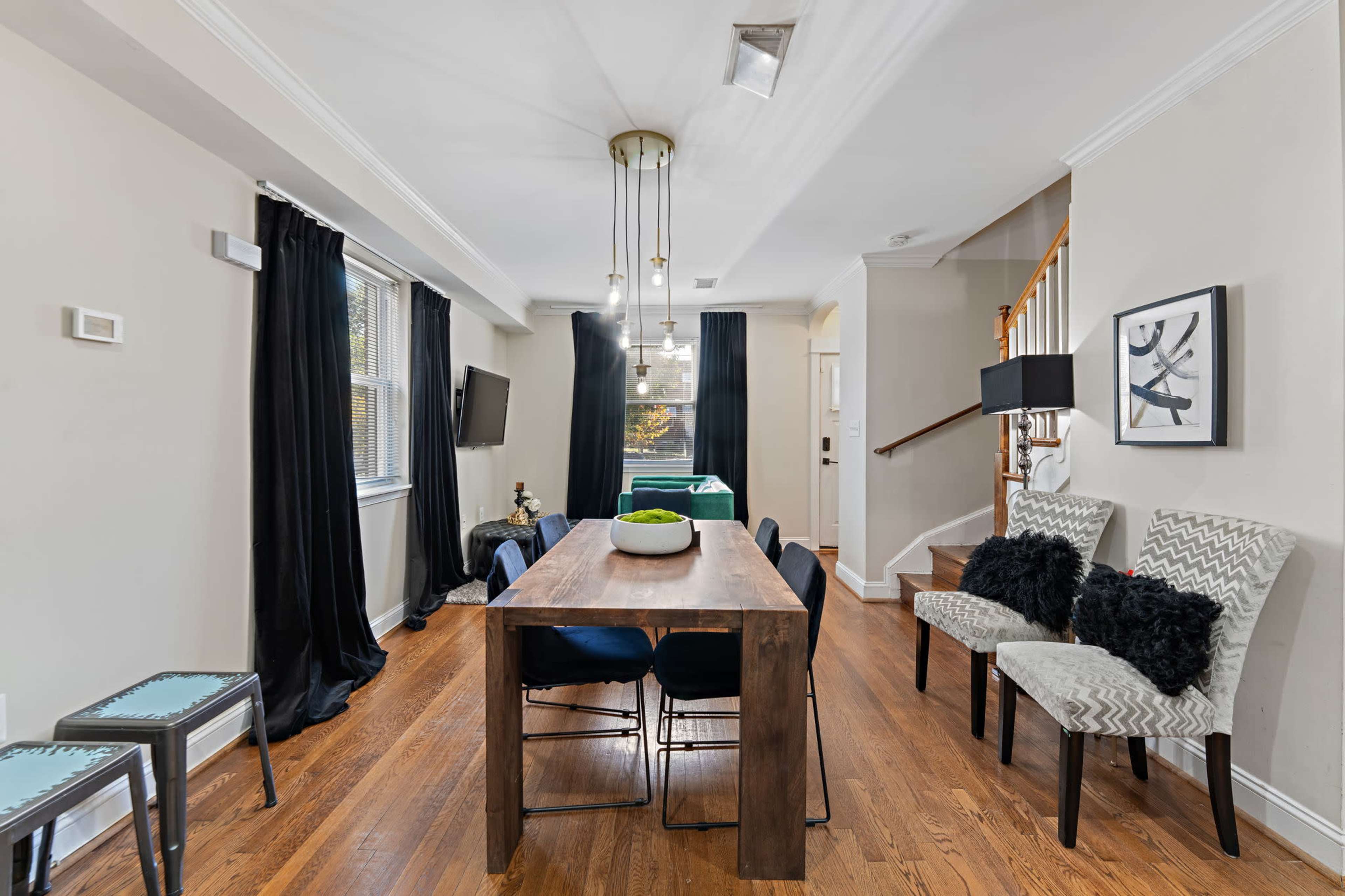 Free Parking! Content House with Natural Light in Southeast | Club Brandywine Image in Washington Highlands, Washington, DC