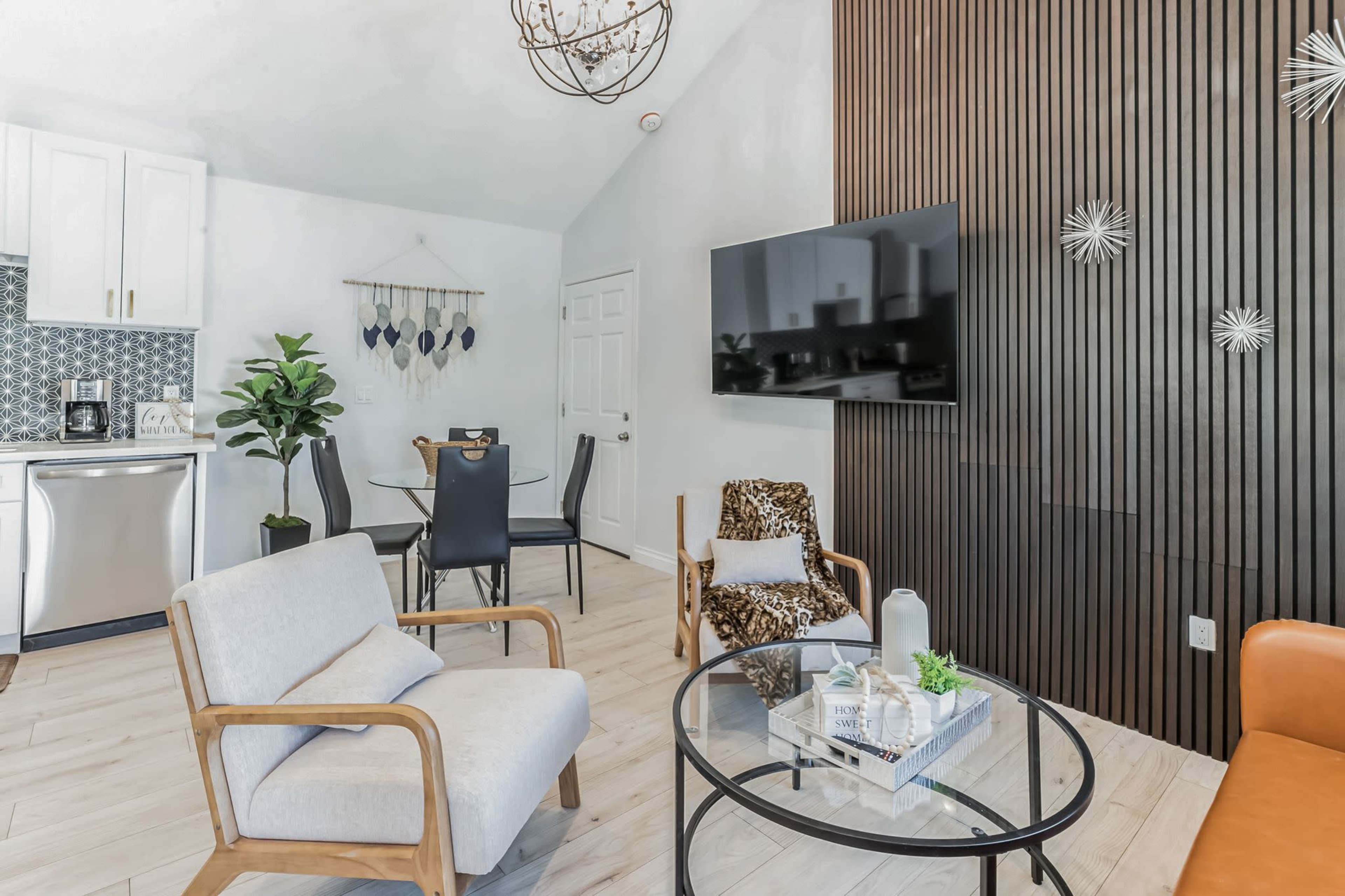 Stylish House for Guests Image in Temple City, Temple City, CA