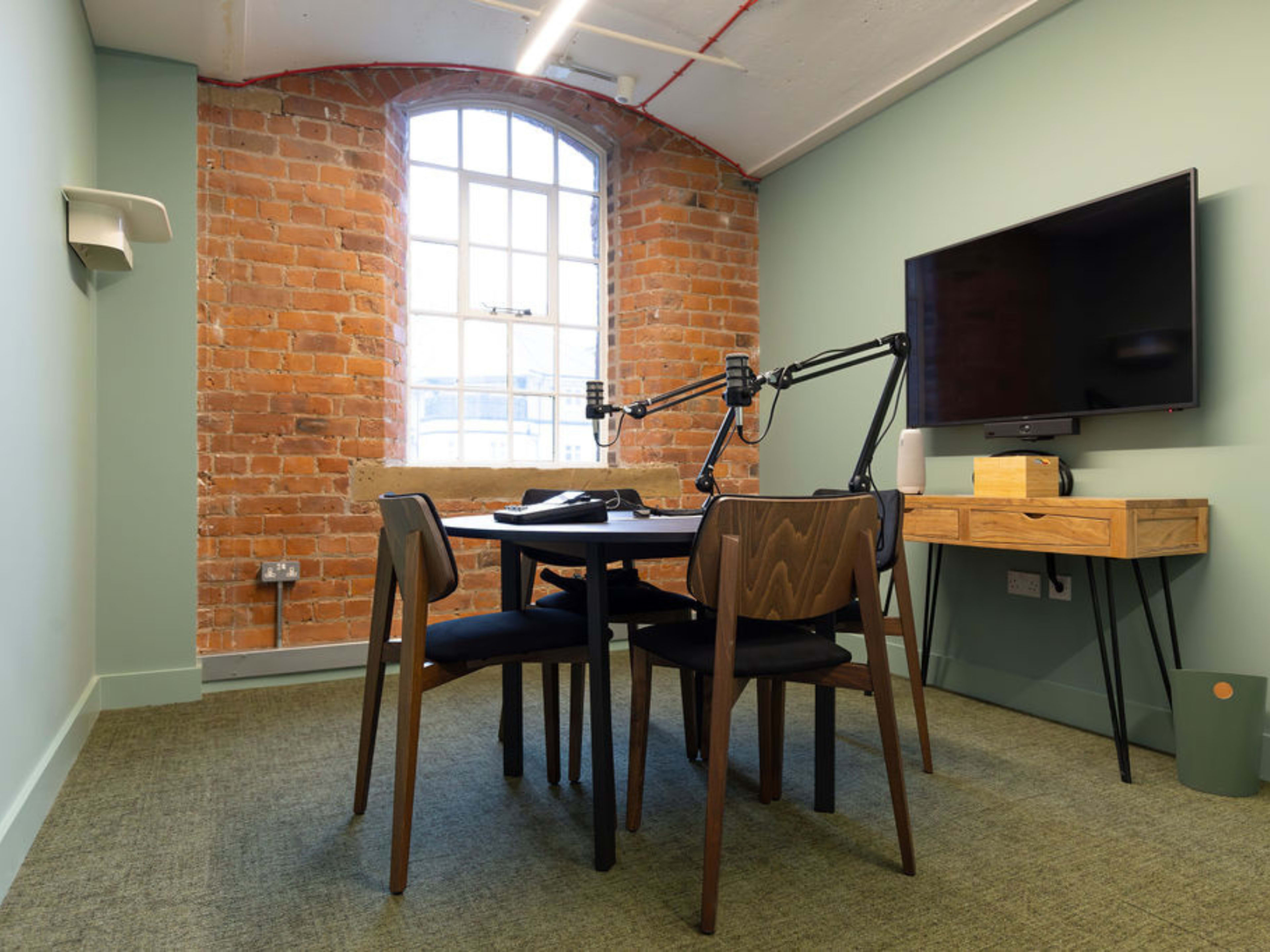 Podcast Studio Image in City Centre West, York, ENG