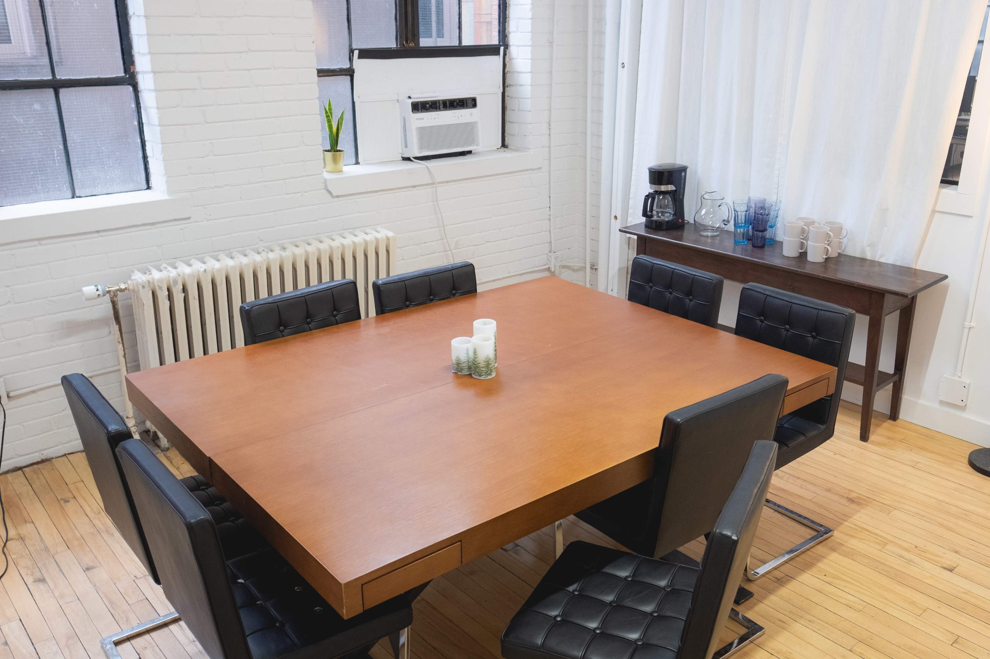 Boardroom in trendy Queen West neighbourhood Image in Niagara, Toronto, ON