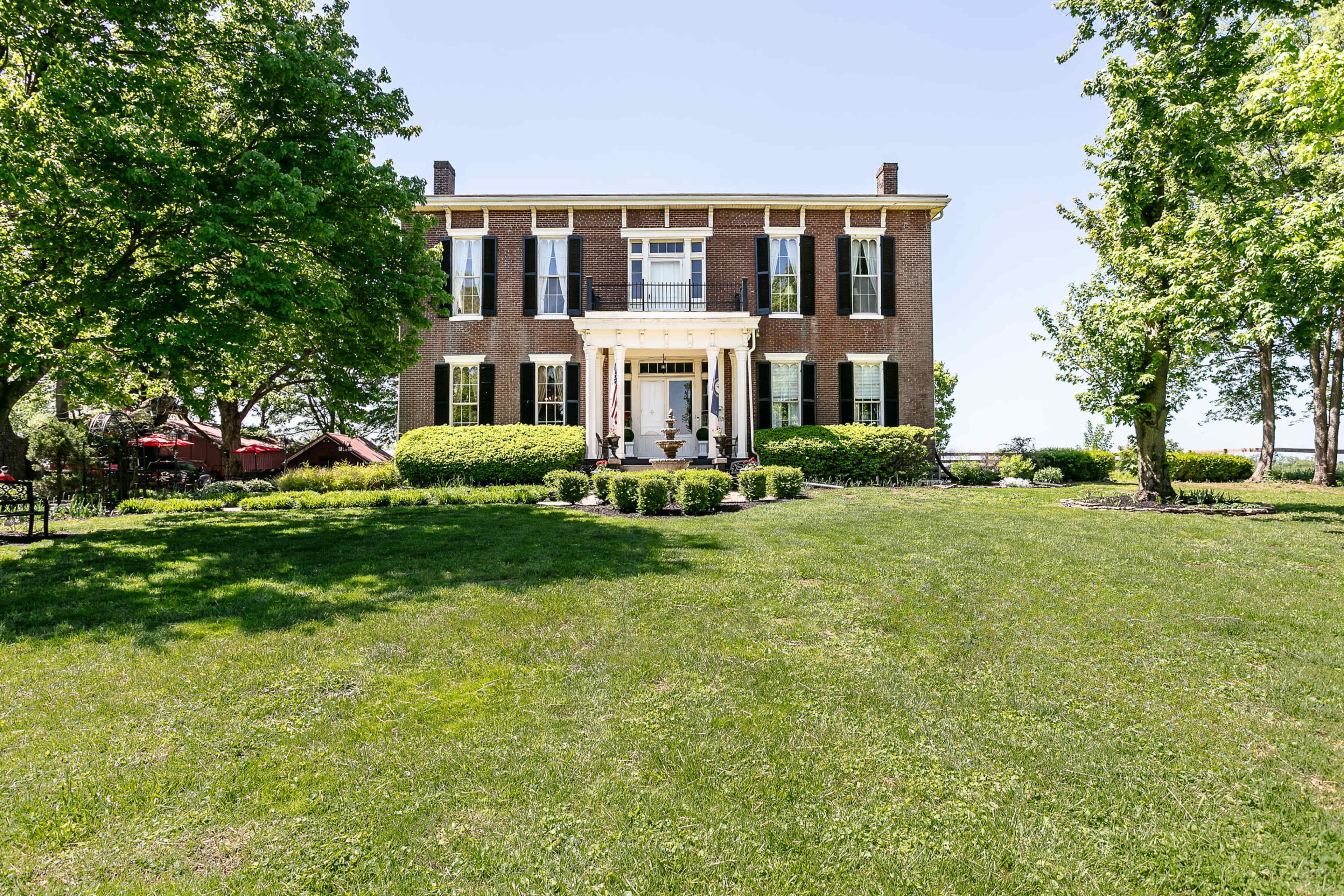 Peaceful Country Historical Manor Image in , Springfield, KY