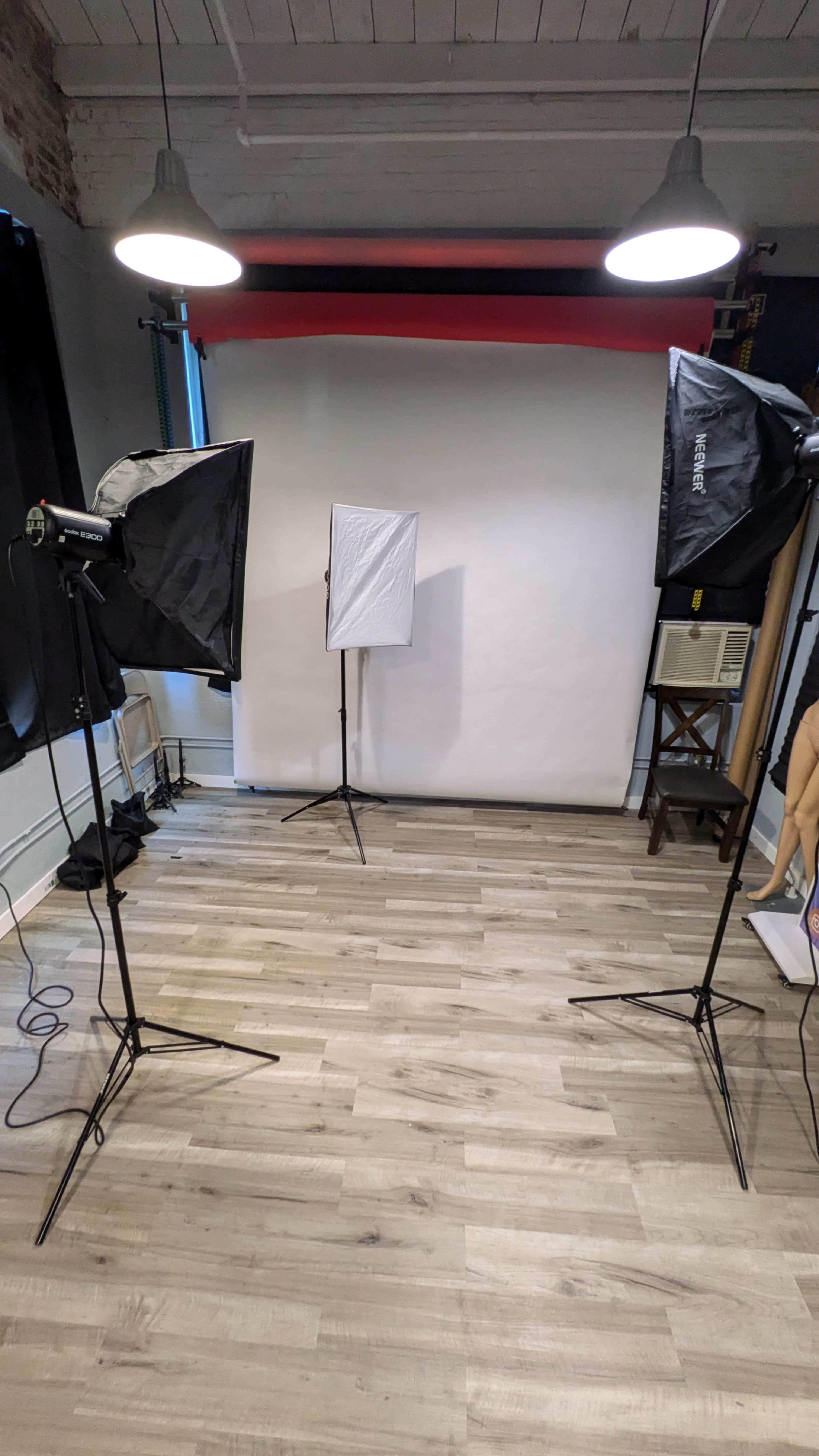 Photo studio with high ceilings Image in Allentown, Allentown, PA