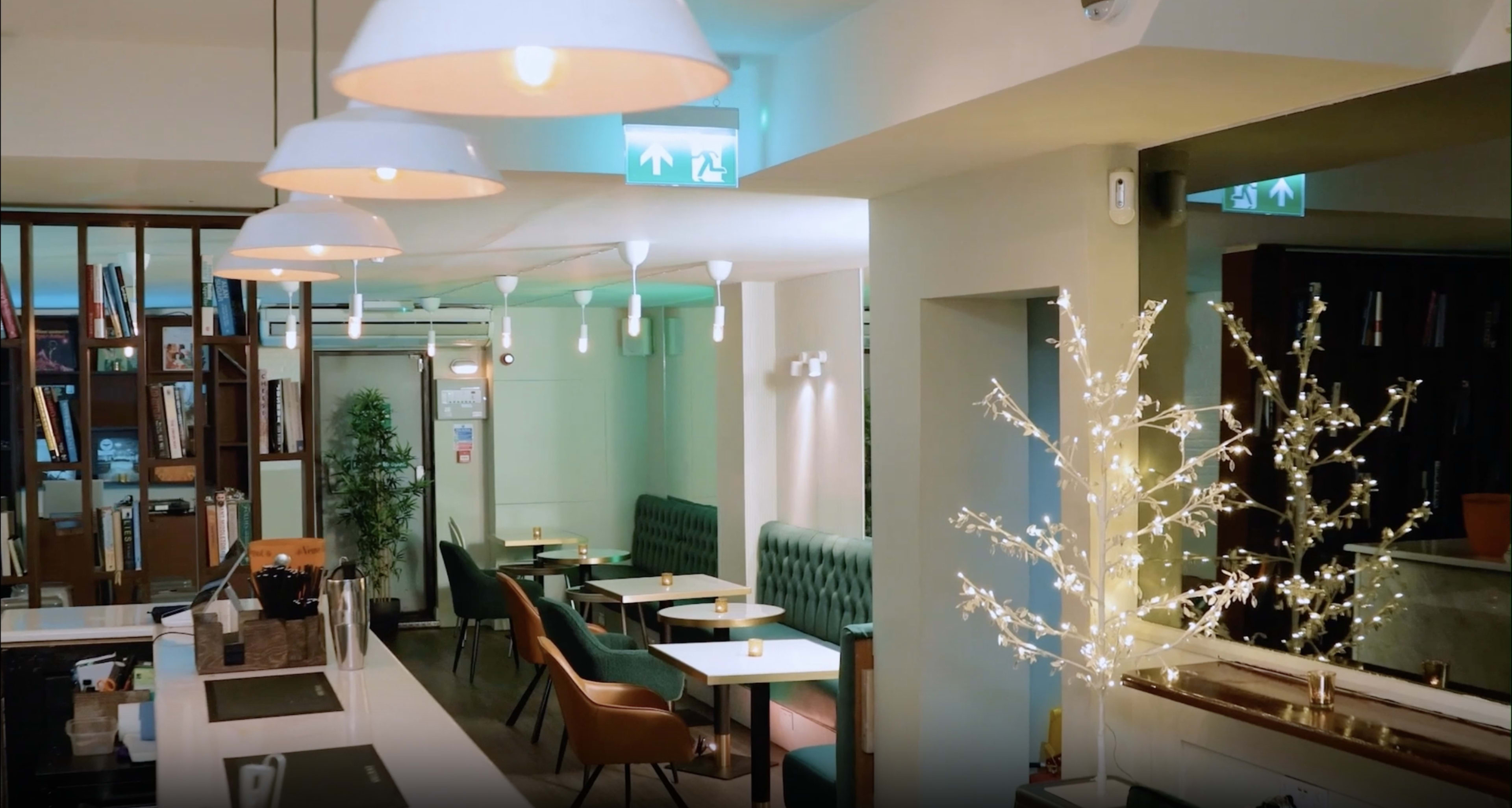 Beautiful welcoming & cosy bar and lounge in Earlsfield - Ideal for events of all kinds Image in Earlsfield, London, ENG