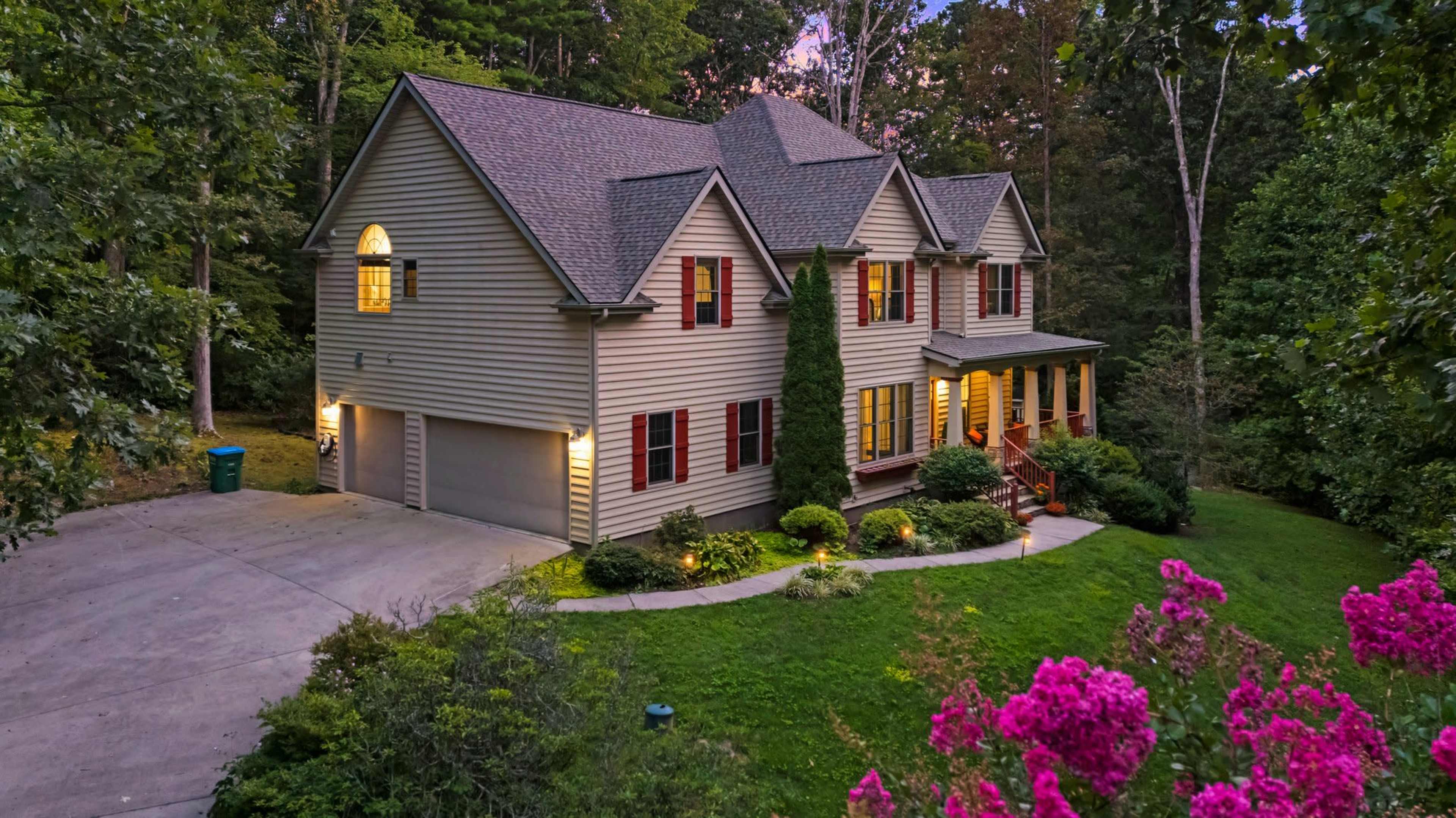 Ultimate Getaway: Golf Sim, Sauna, Hot Tub, Game Room & Outdoor Fun Image in , Fairview, NC