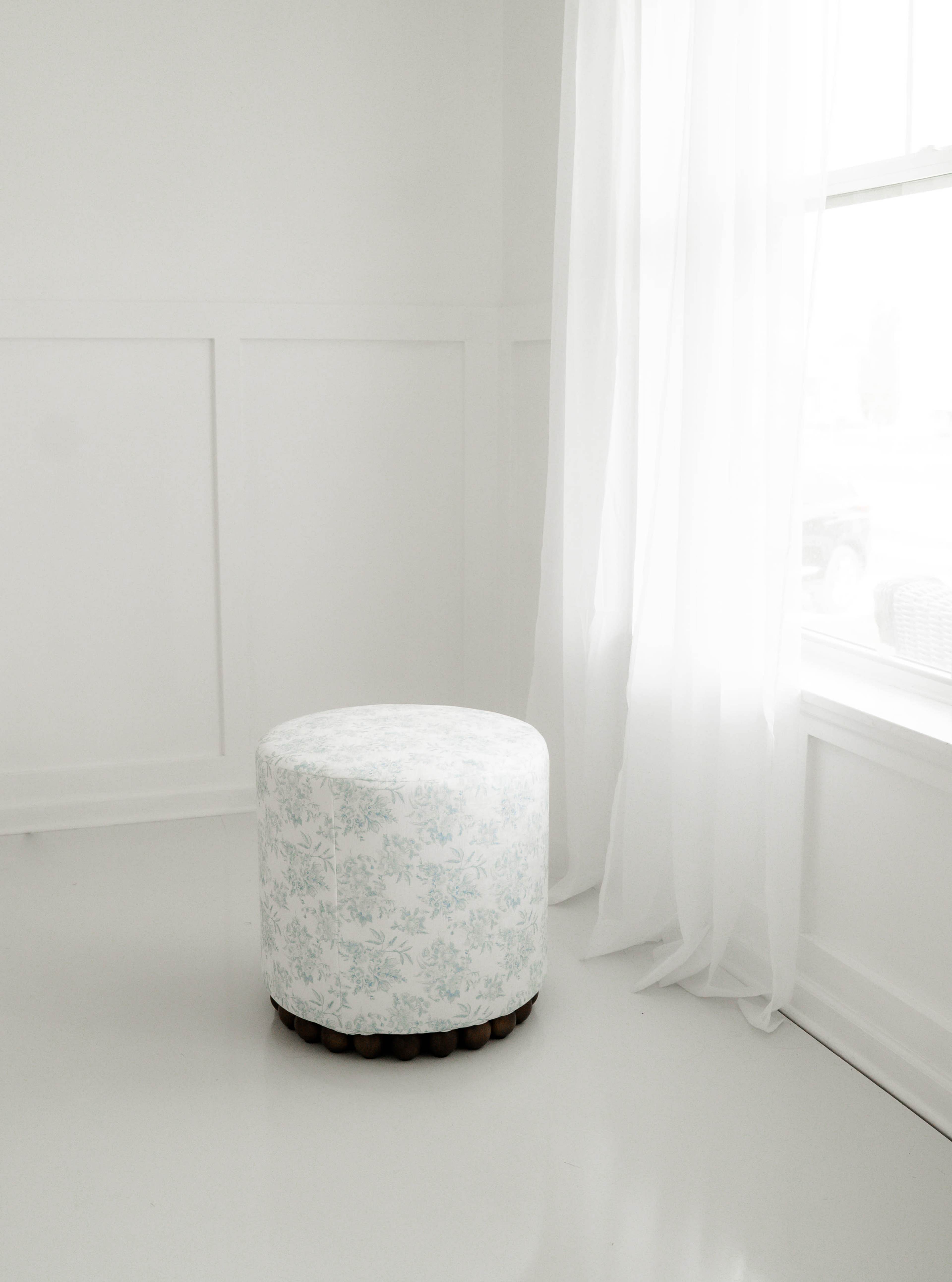 Light and Airy Photo Studio Image in Lakeville, Lakeville, MN
