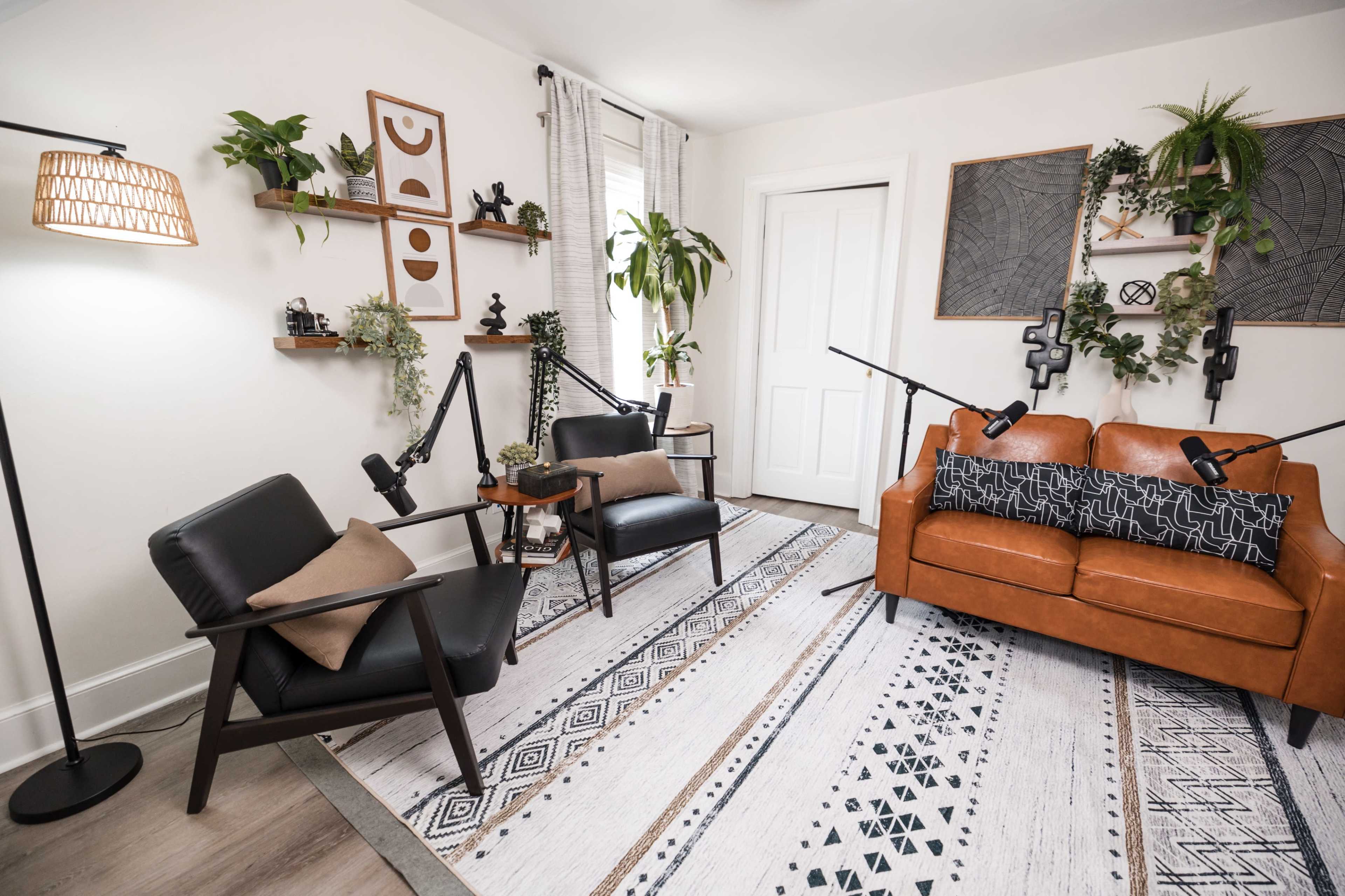 Modern Recording and Makeup Loft in Greenbrier Image in Indian River, Chesapeake, VA