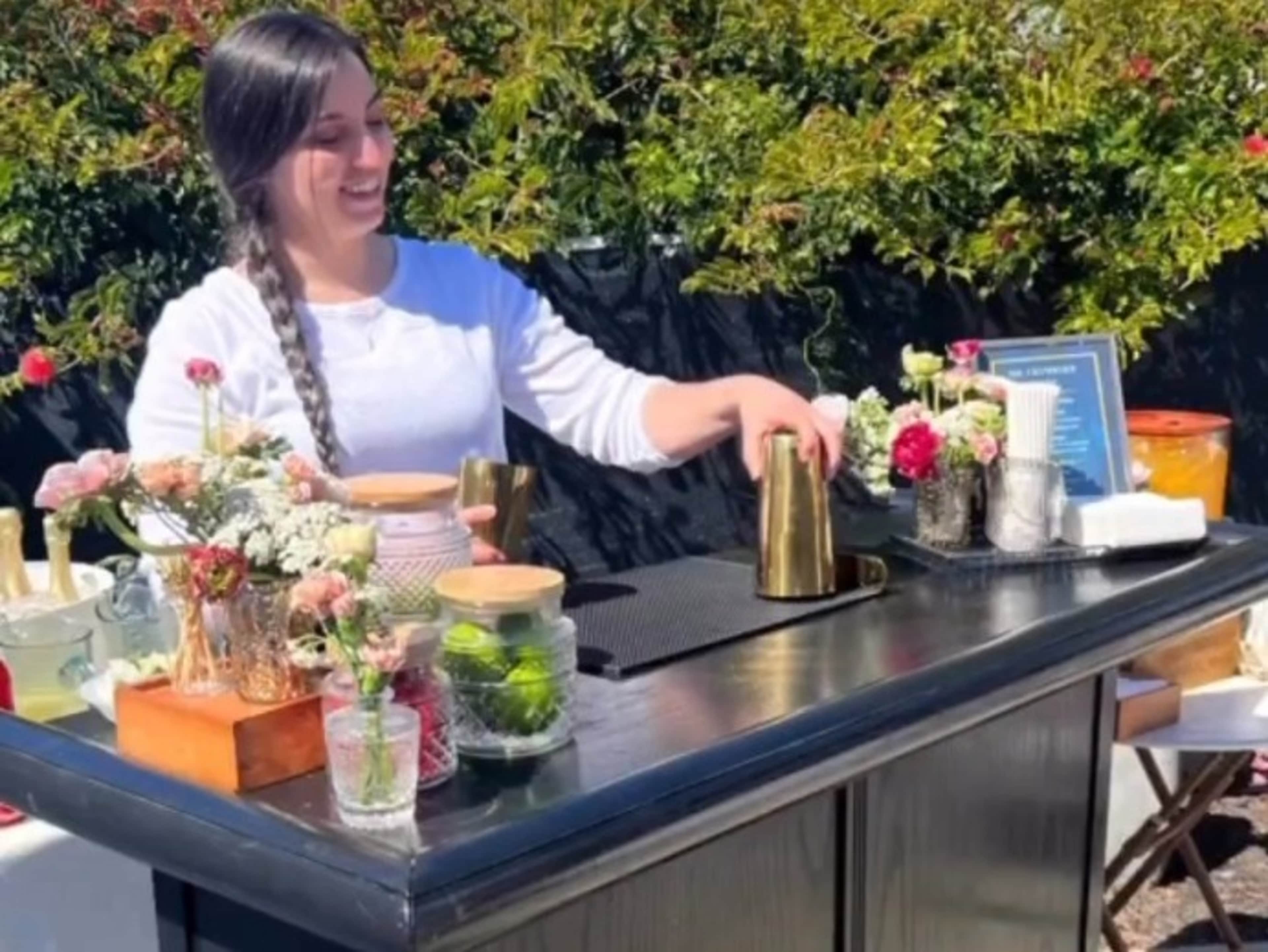 Cocktails & Bar Services