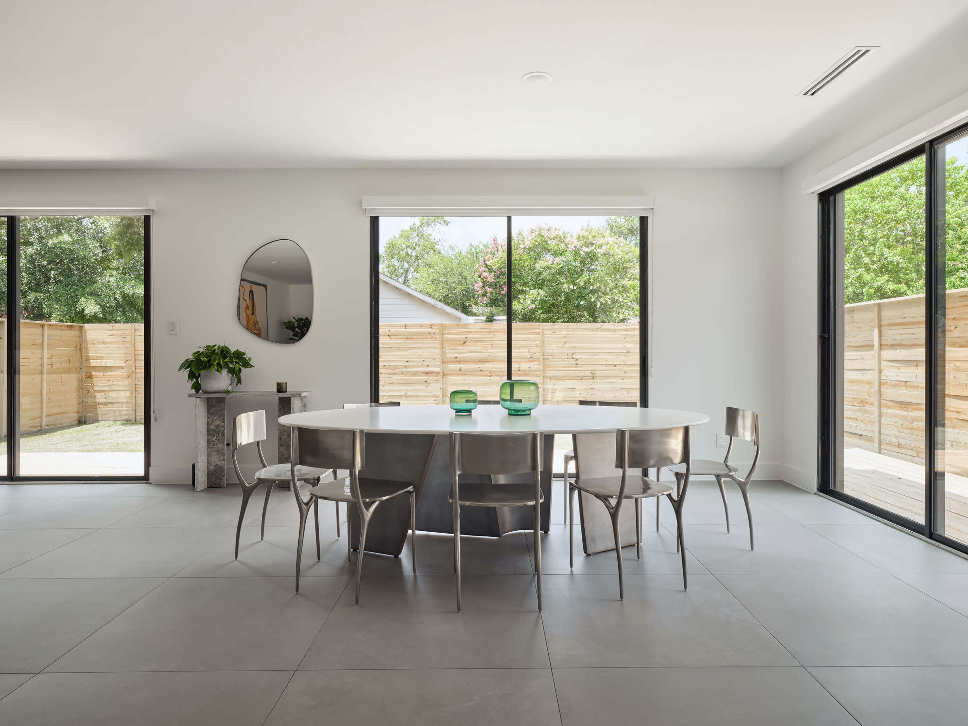 Suburban Luxury: The Balcony Oak Image in , Conroe, TX