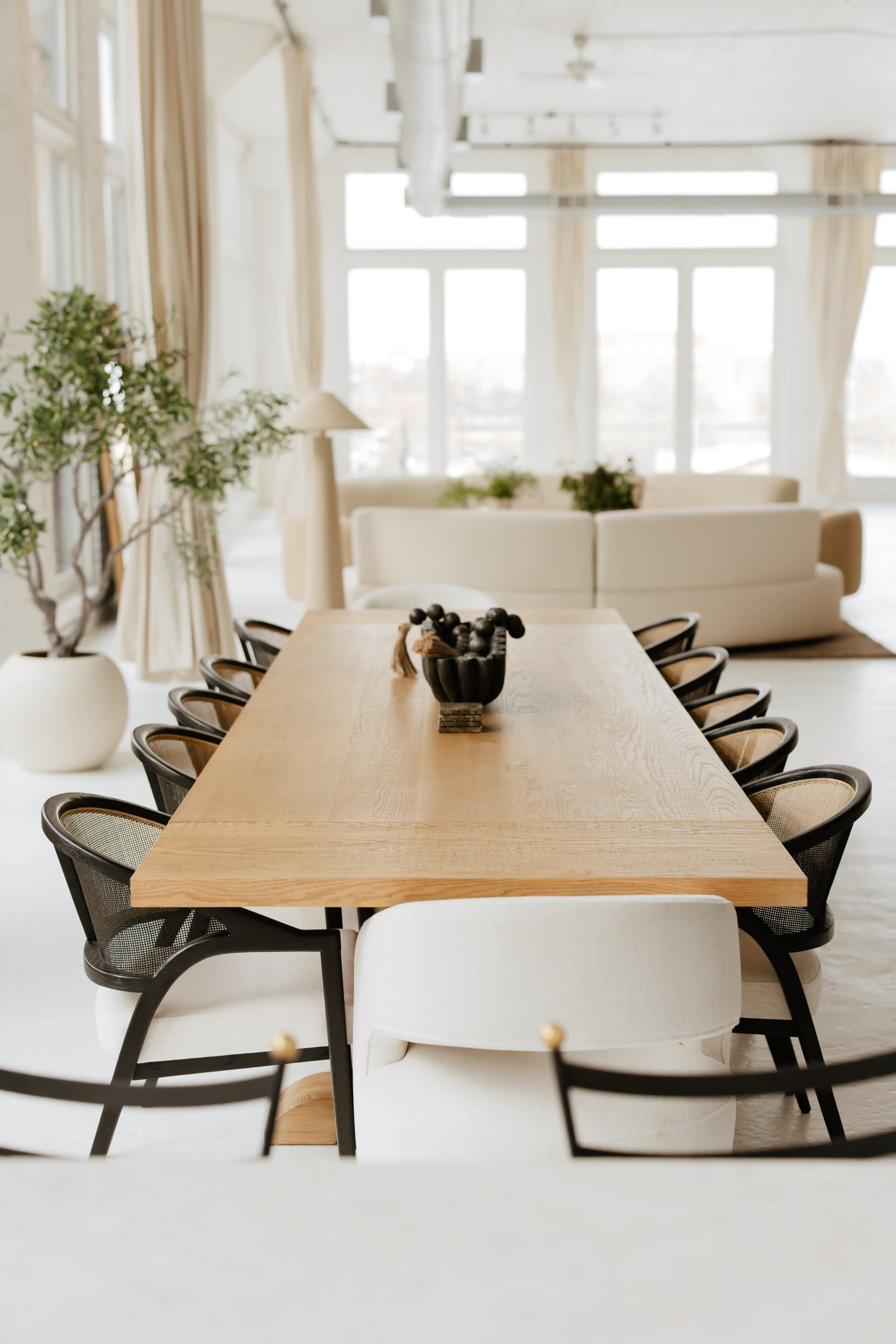 Beautiful Daylight Studio with Dreamy Light & Full Blackout Capabilities Image in Near South Side, Chicago, IL