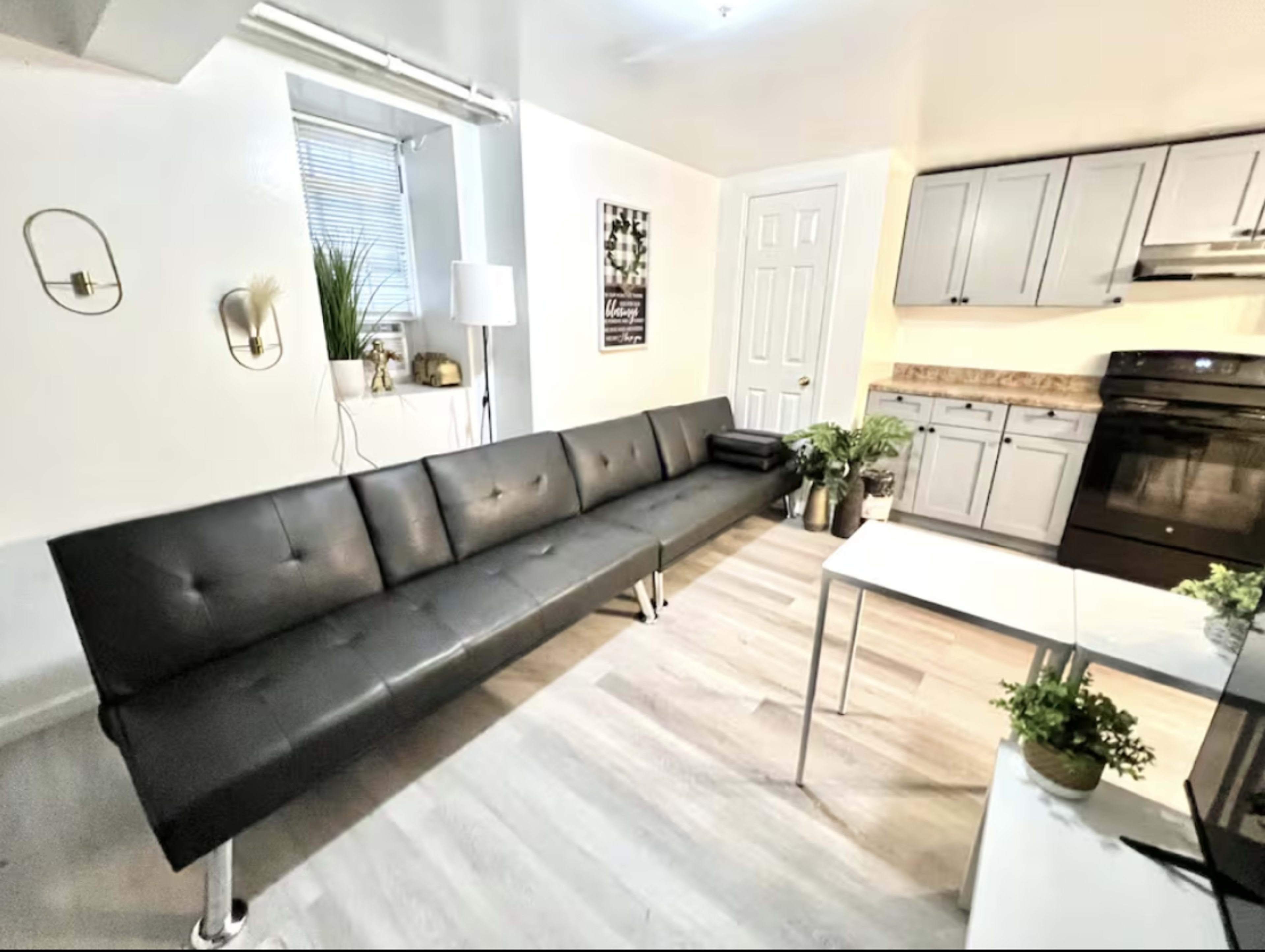 Modern 3-Bedroom Apartment with Private Entrance – Perfect for Meetings, Productions & Small Events Image in West Bronx, bronx, NY