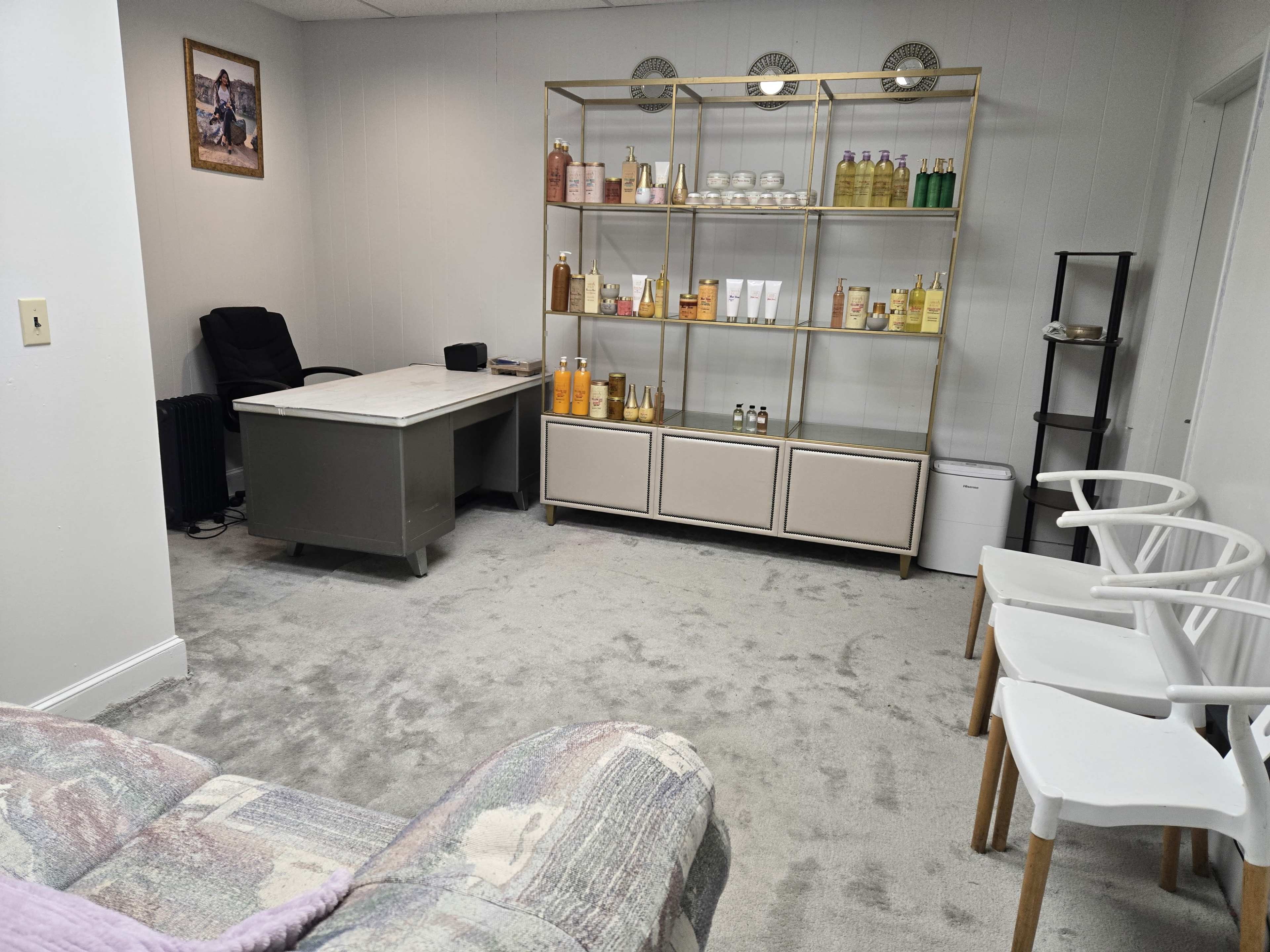 Bright Urban Studio Suite for Meetings & Creative Sessions Image in Plainville, Plainville, MA