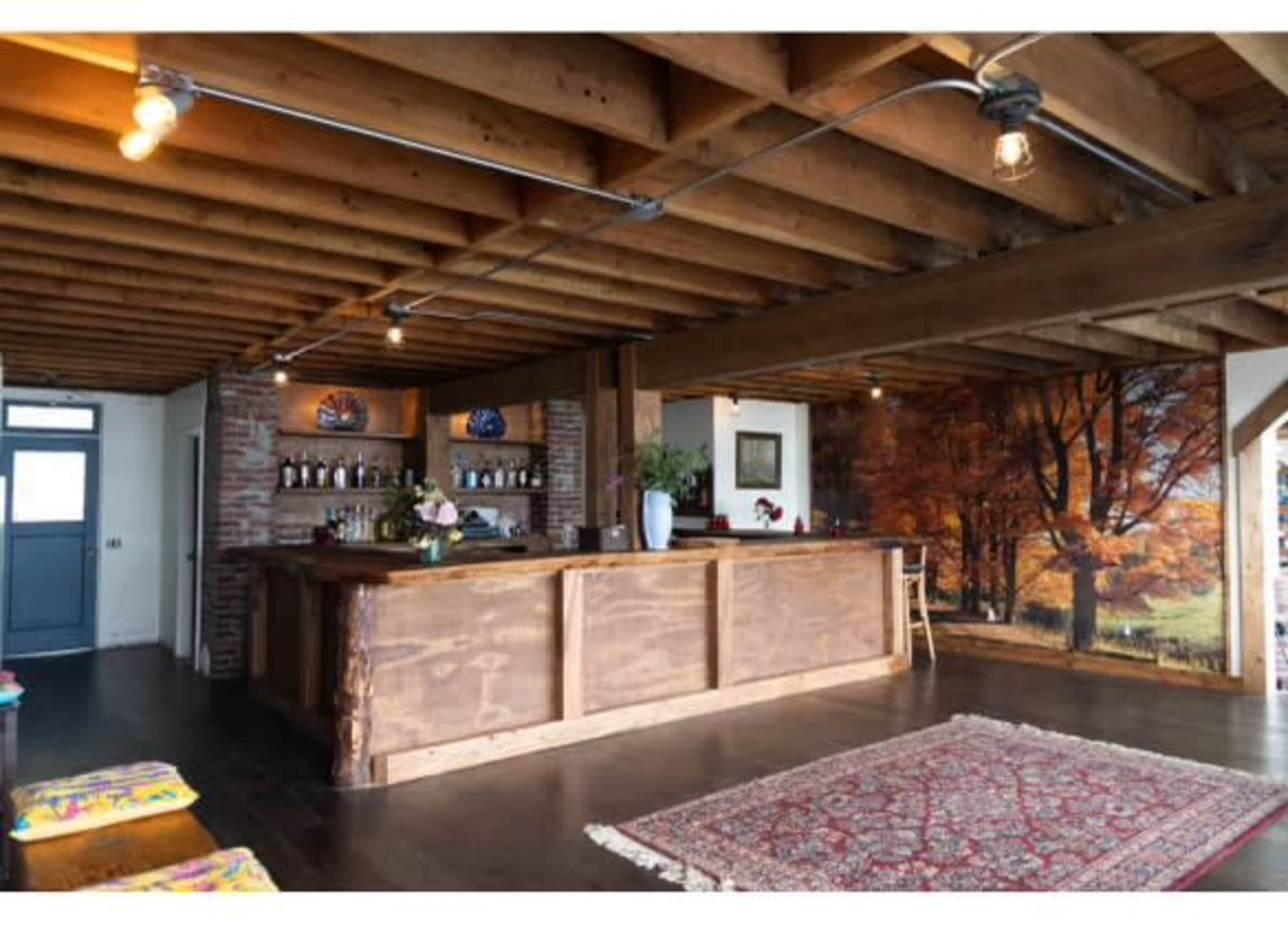 Unique Waterfront Private Event Lounge Image in Vashon, Vashon, WA