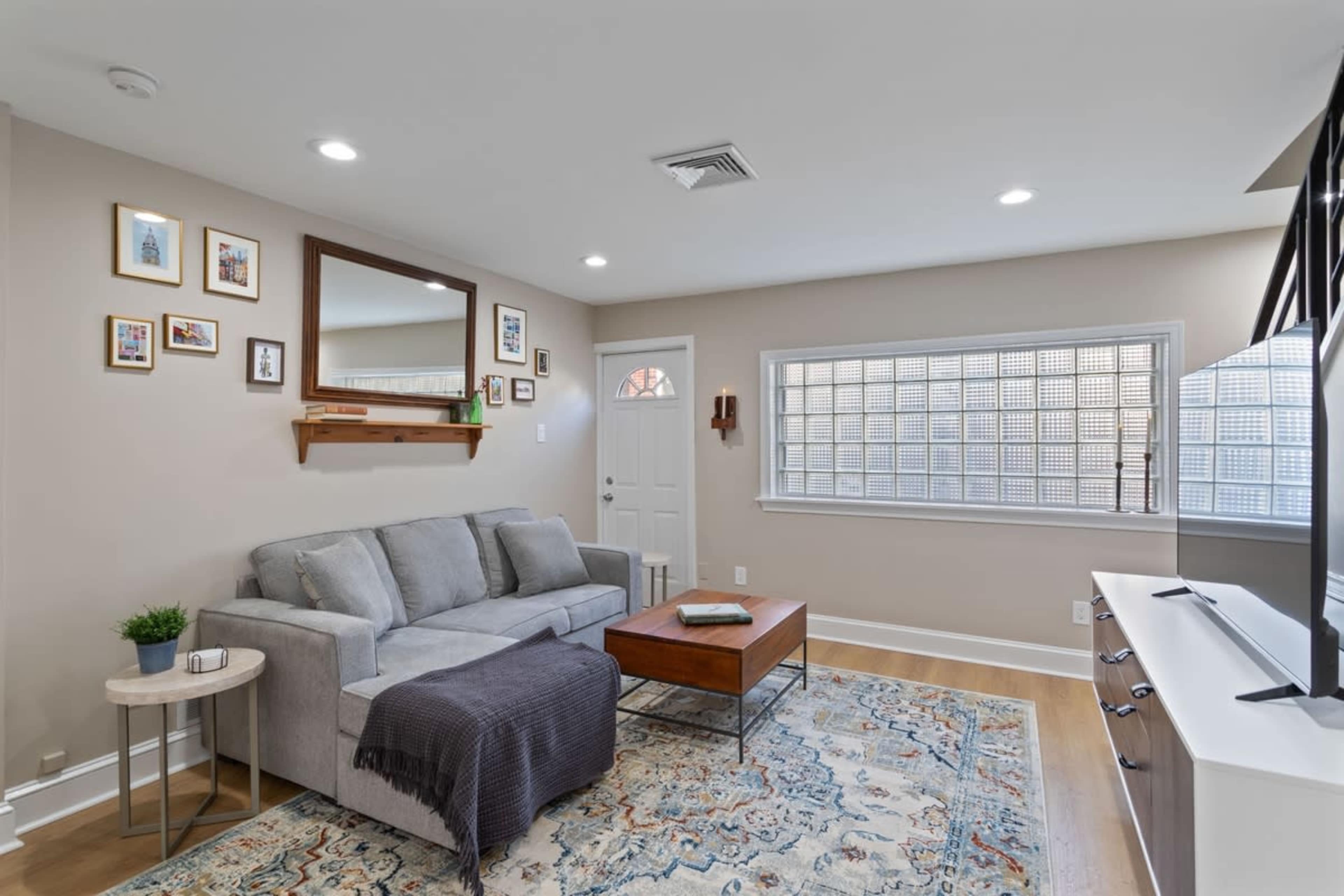 Minimalist Philly Cottage — Natural Light, Neutral Aesthetic & Courtyard Image in Queen Village, Philadelphia, PA