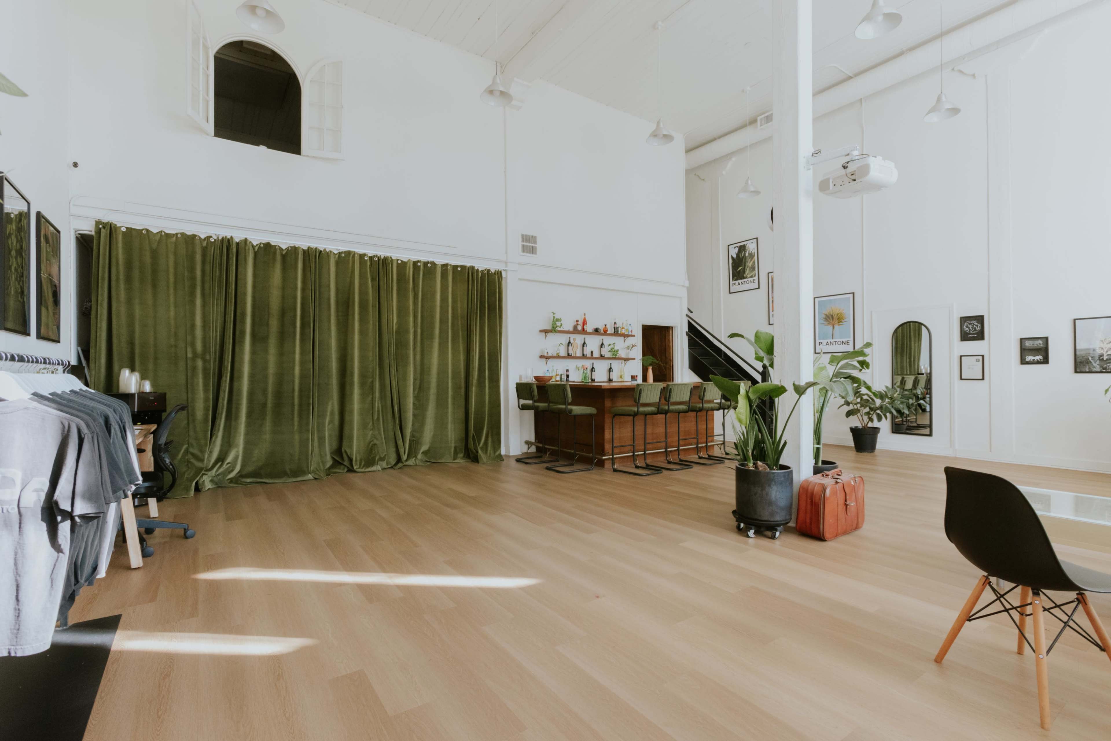 Creative Studio Loft with High Ceilings, Natural Light, and Open Layout Image in Westlake, Los Angeles, CA