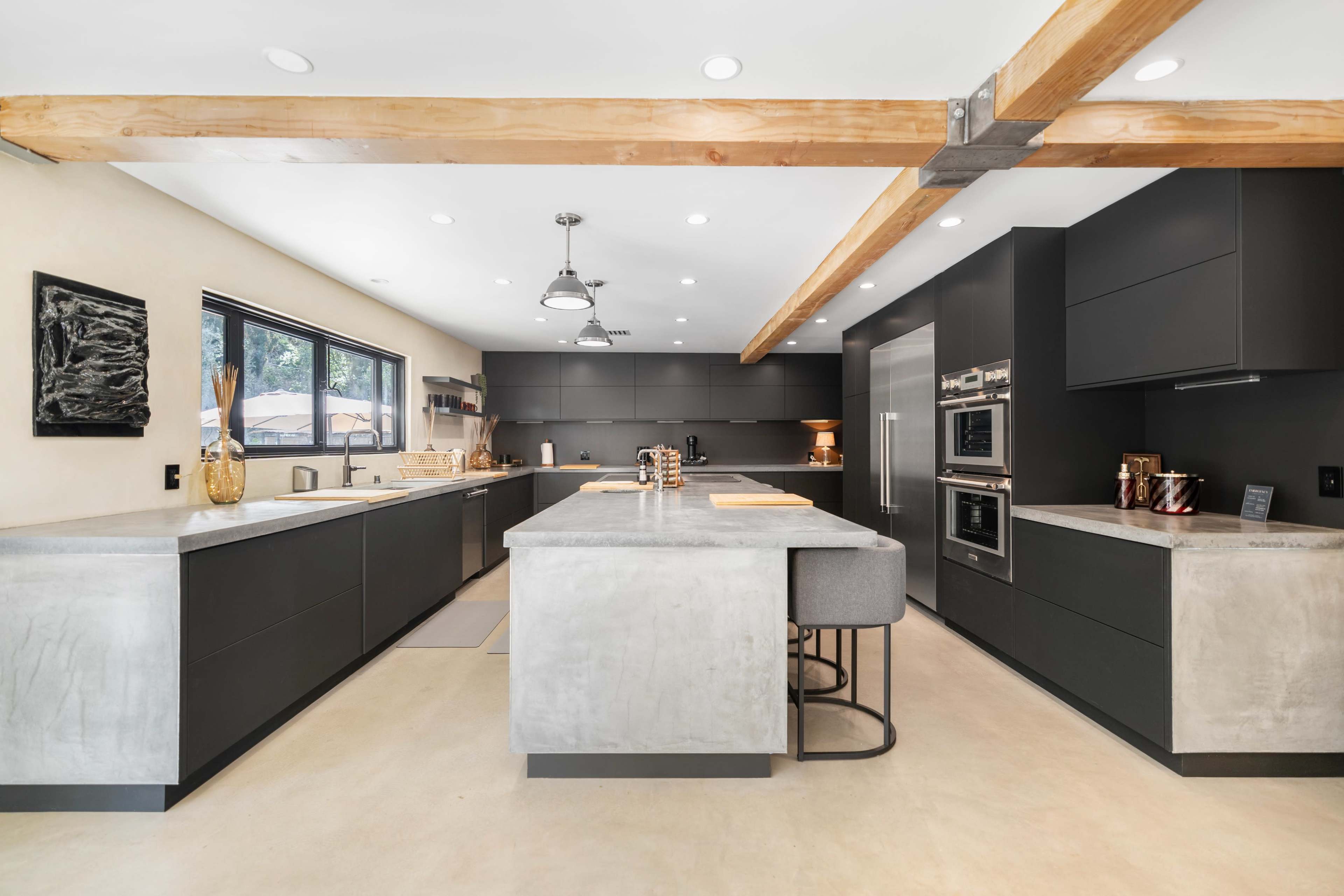 DEL CAMP VILLA LUXE RESORT VIBES IN HILLS Image in Woodland Hills, Los Angeles, CA