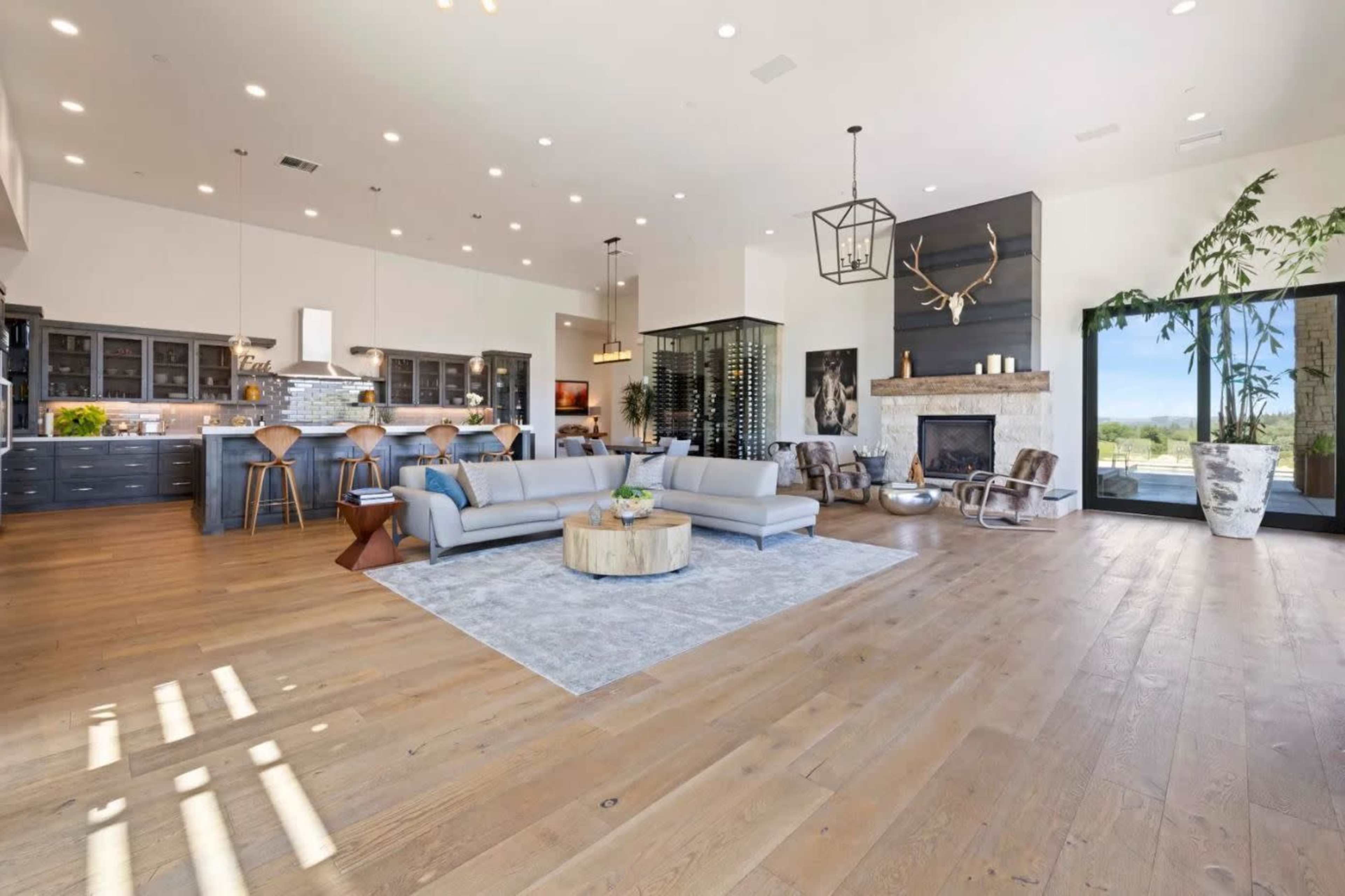 Modern Hilltop Villa with Endless Views & Infinity Pool Image in , Cool, CA