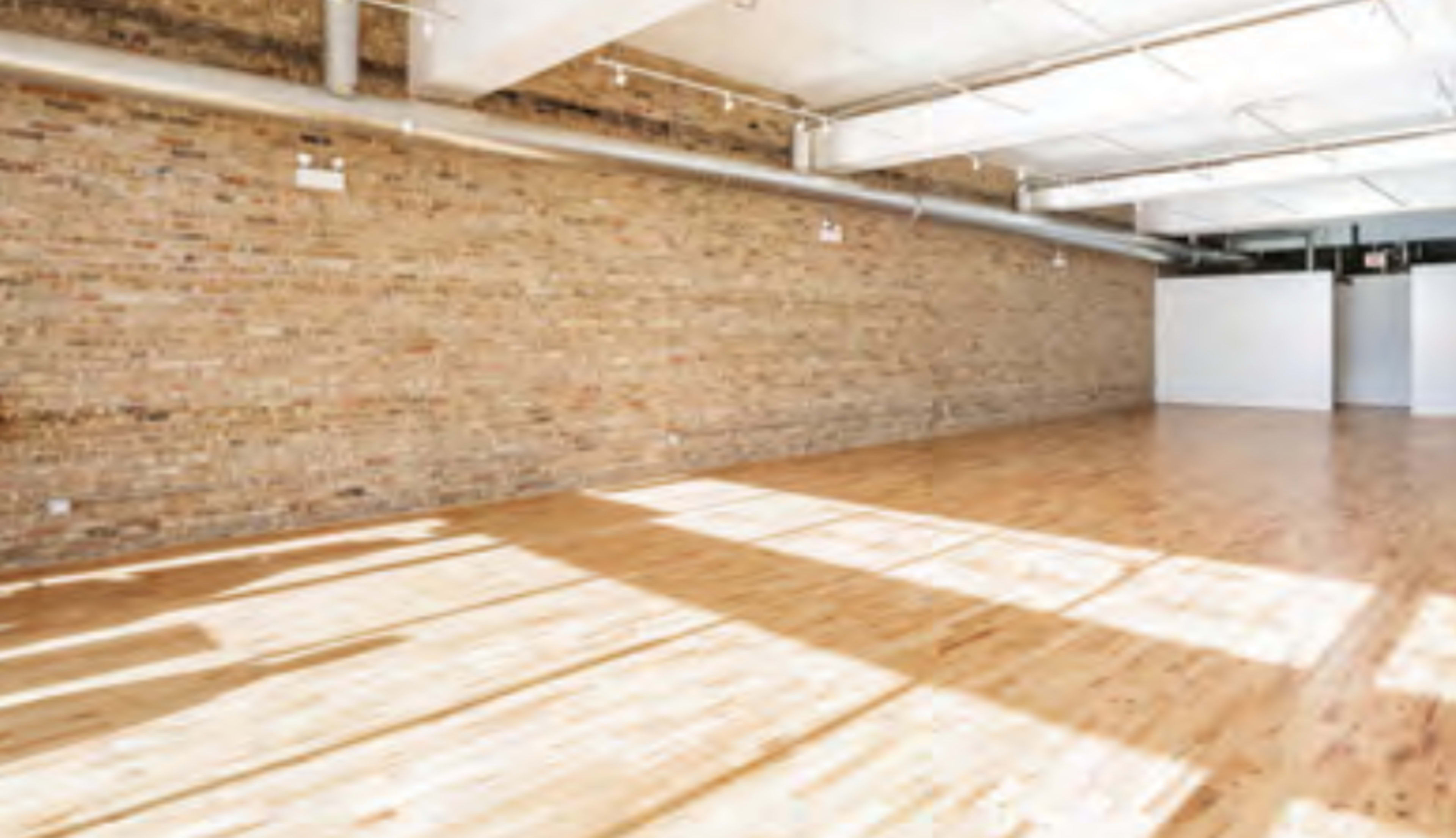 Logan Square photo studio with an open floor plan Image in West Town, Chicago, IL