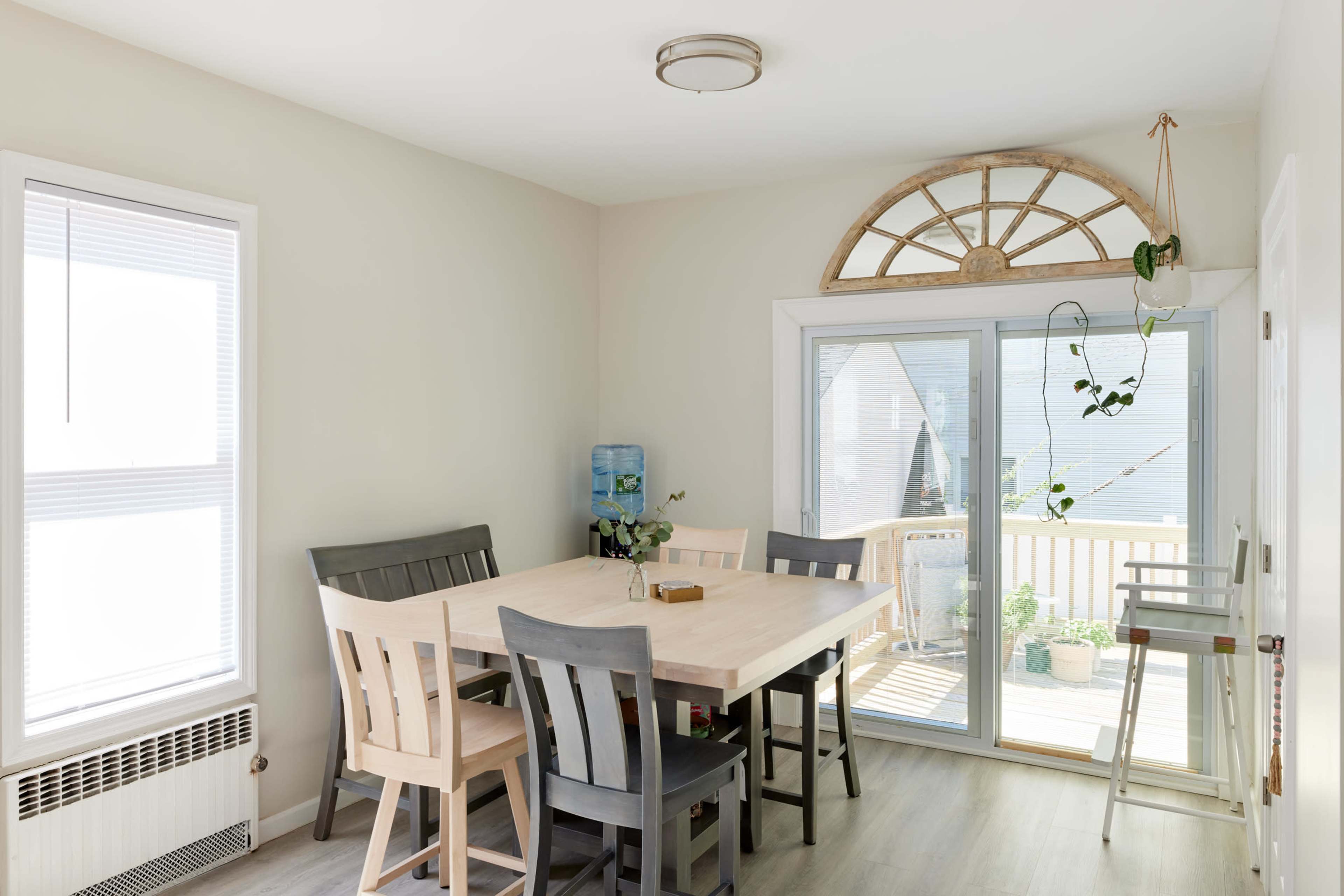 Cozy quiet garden home near the beach Image in Long Beach, Long Beach, NY