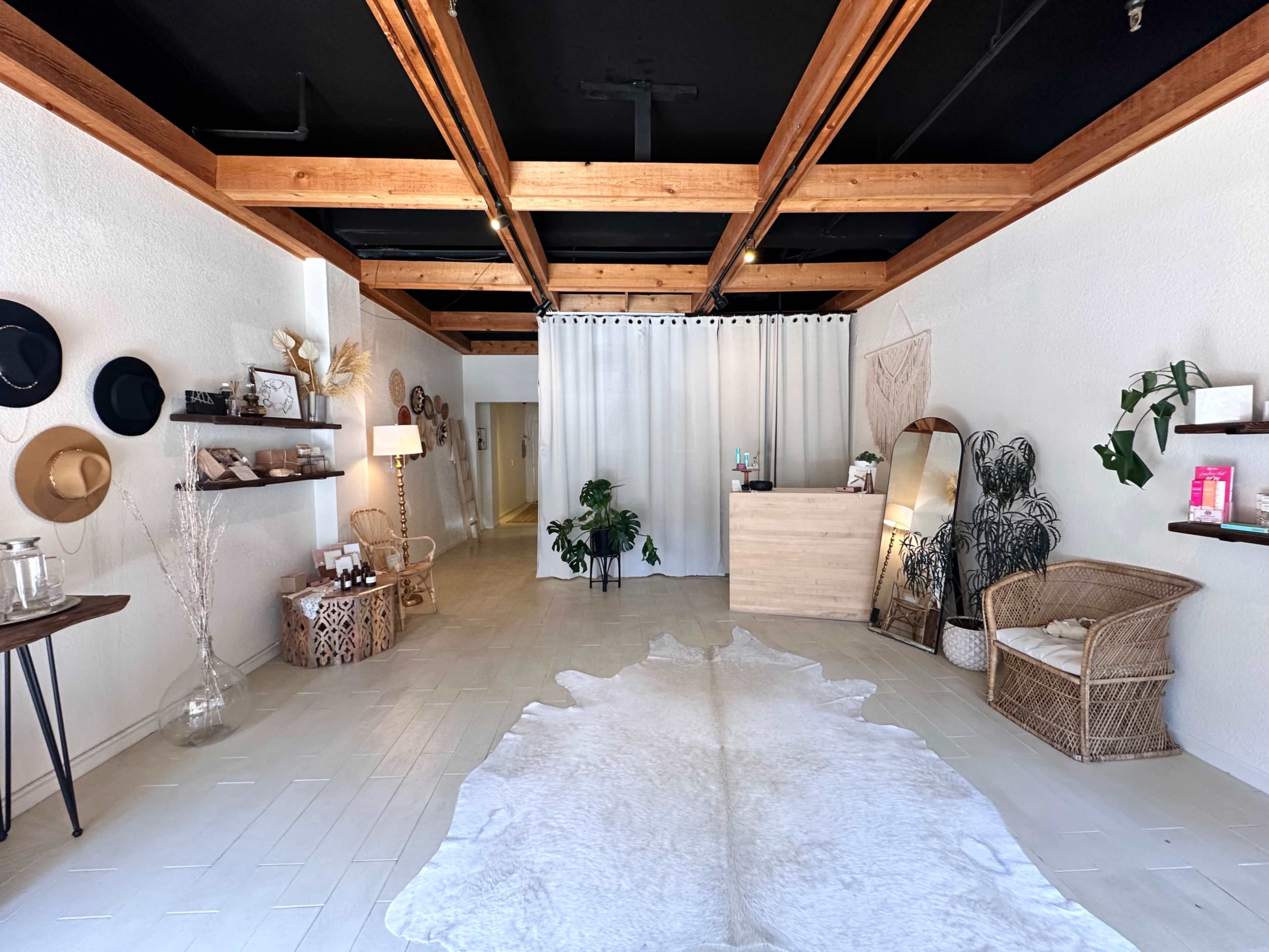 Chic and Airy Storefront Image in Presidio Heights, San Francisco, CA