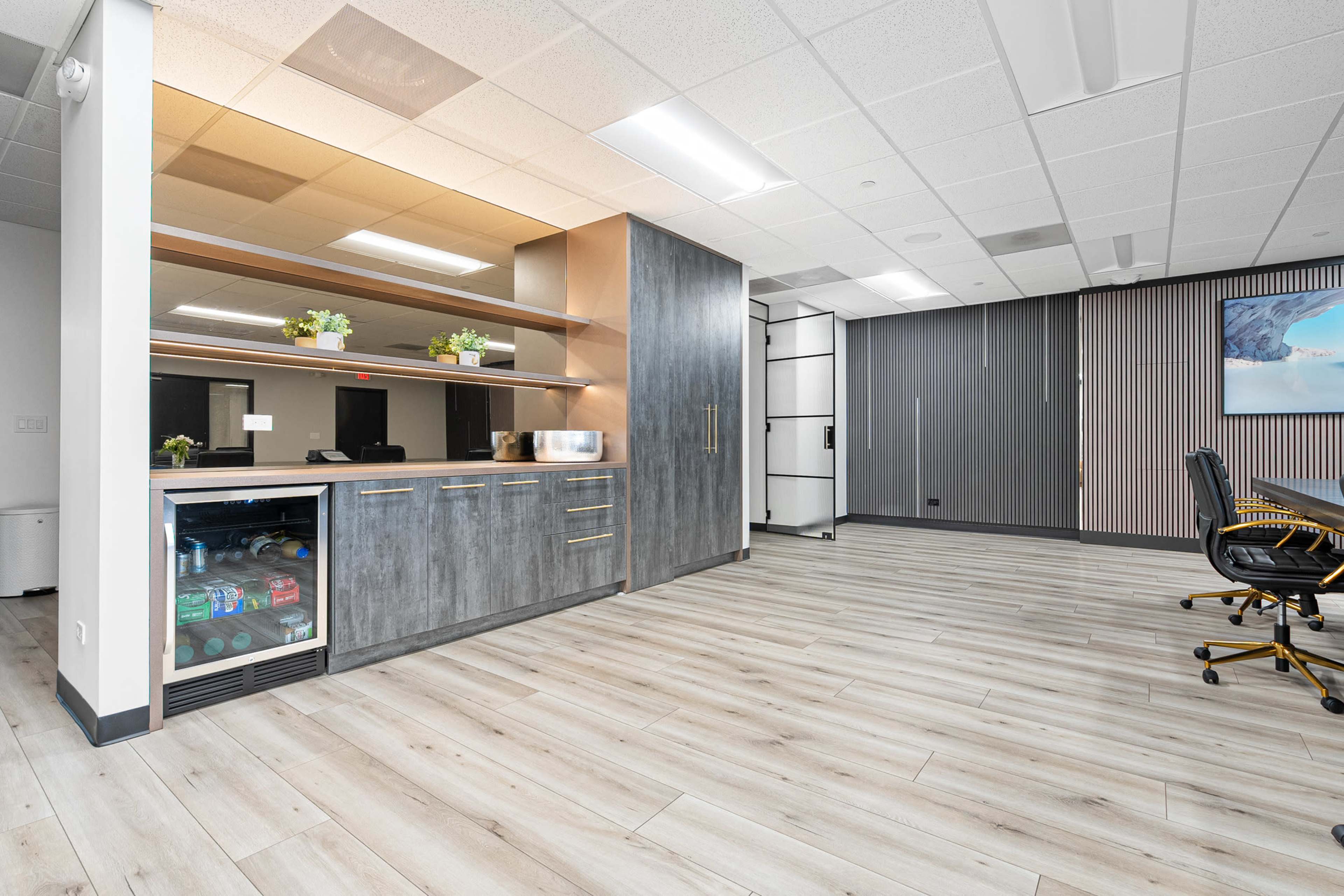 Sleek, Modern Space for Meetings, Events, or Evenings In Image in Dundee Township, ElGIN, IL