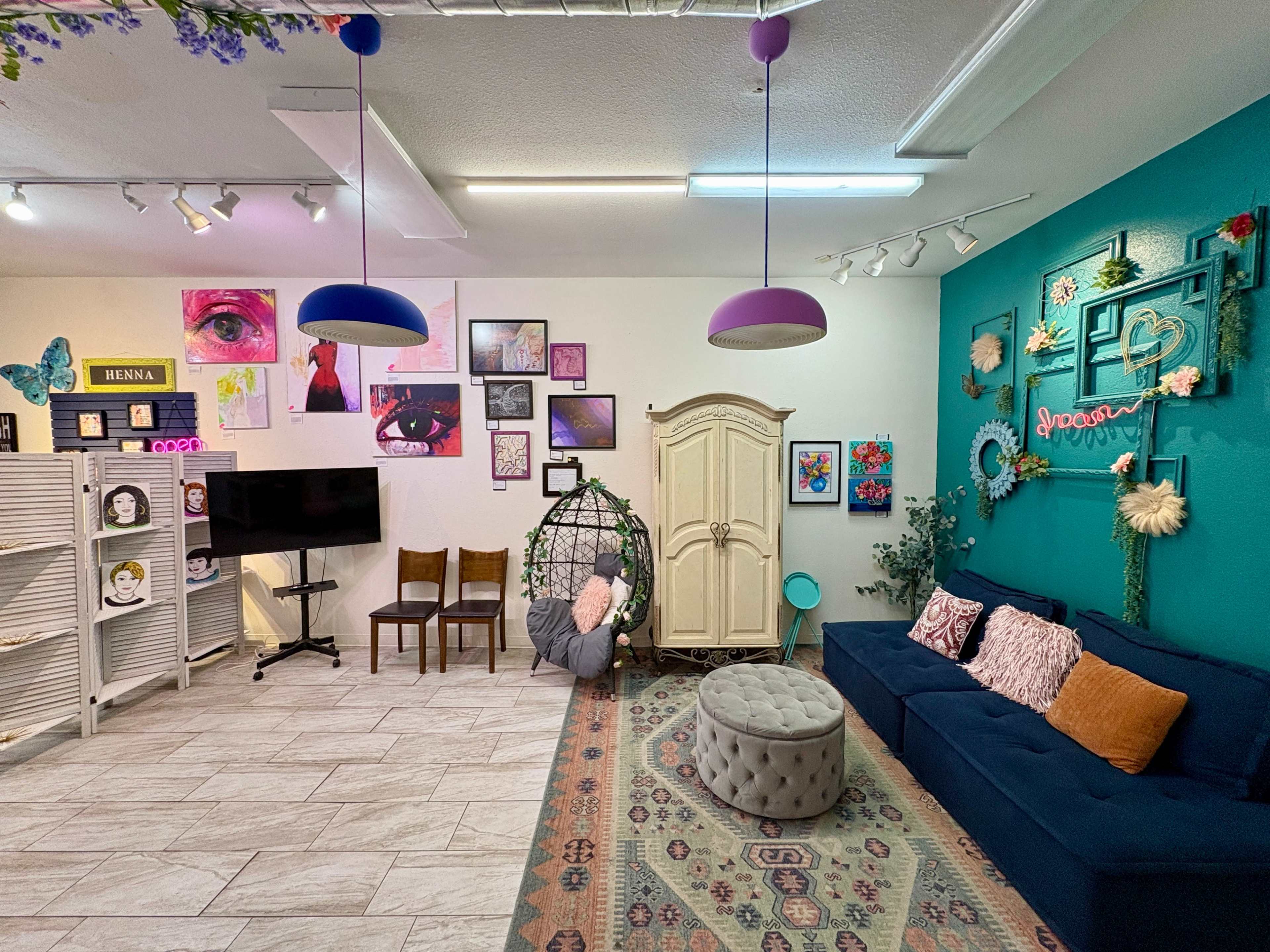 Beautiful Social Space in the Heart of Old Colorado City Image in West Colorado Springs, Colorado Springs, CO