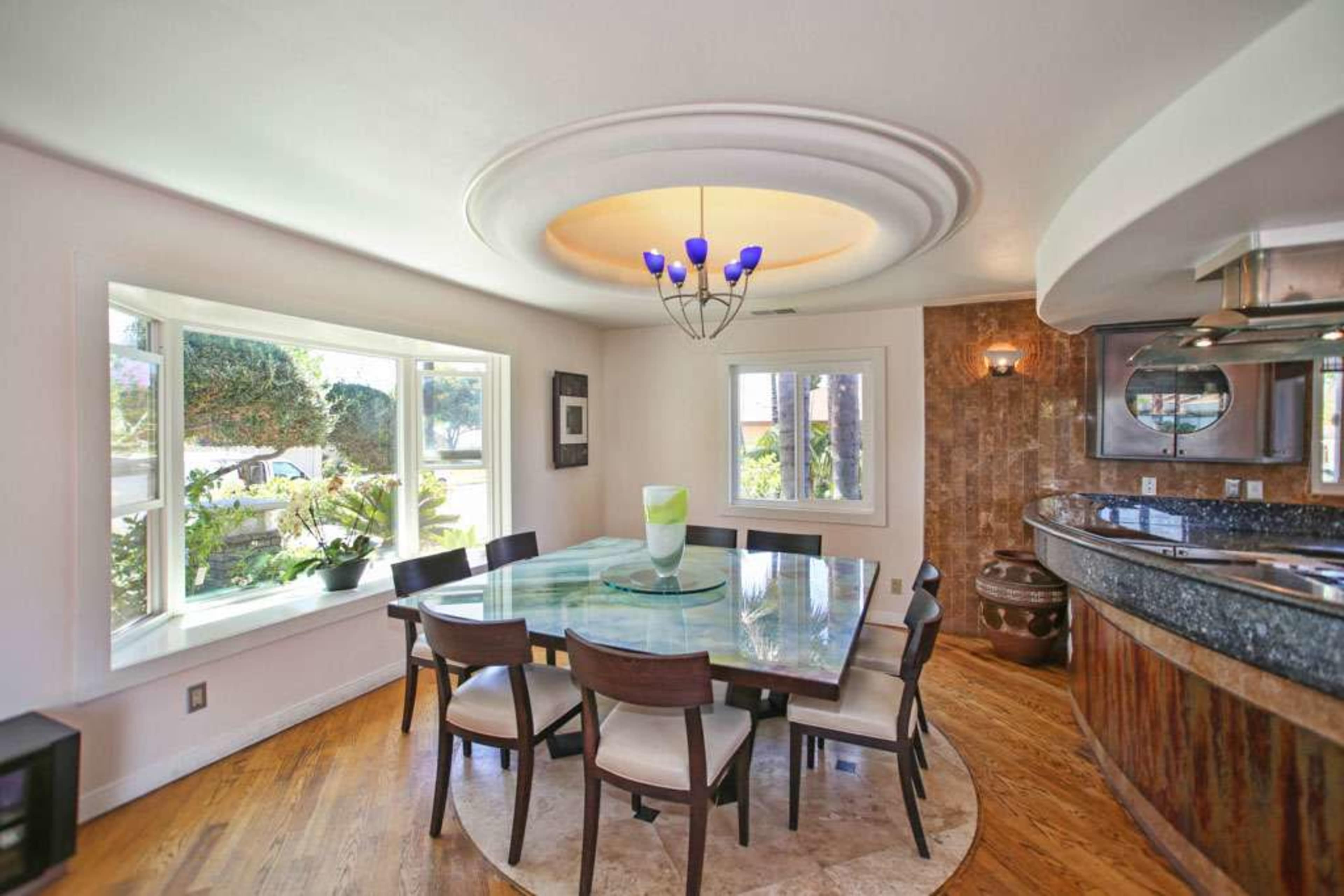 Paradise Estates, located near Anaheim Convention Center, Disneyland, and the Beaches Image in , Garden Grove, CA