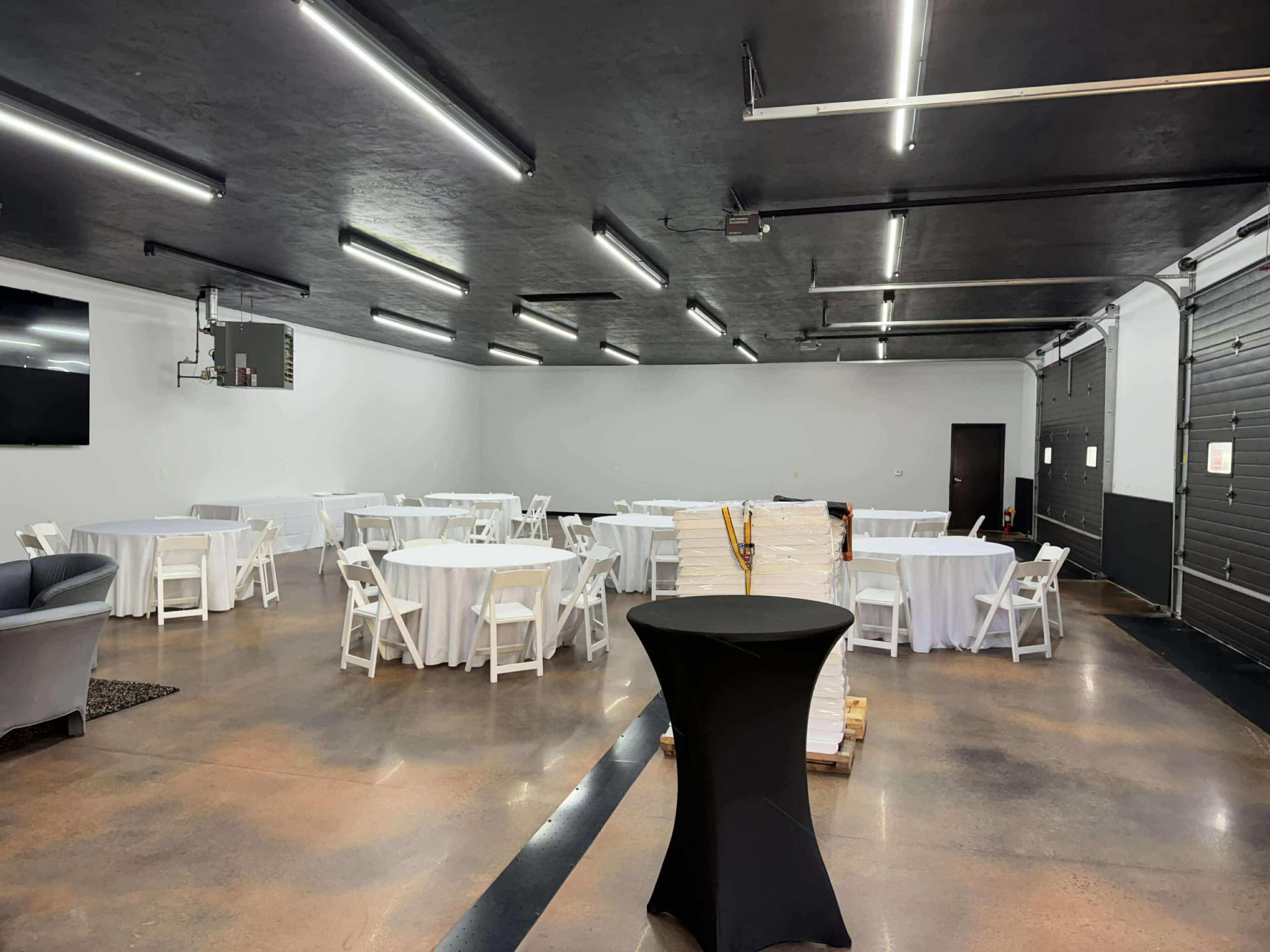 Versatile 3,000 sq. ft. Event Space in Green Bay – Perfect for Celebrations & Corporate Gatherings Image in Howard, Green Bay, WI