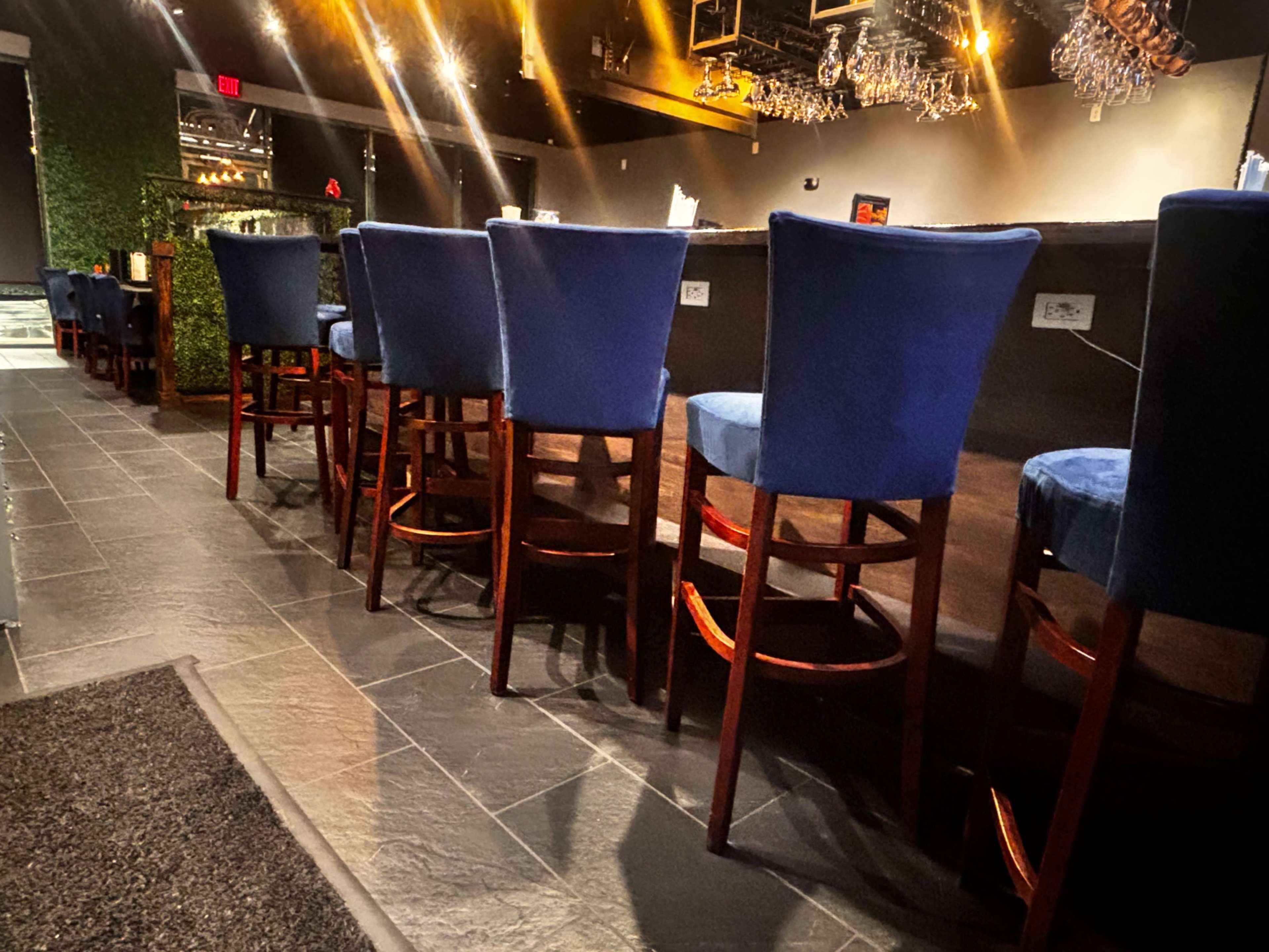 Urban Restaurant with a Full Bar Image in Johns Creek, Johns Creek, GA