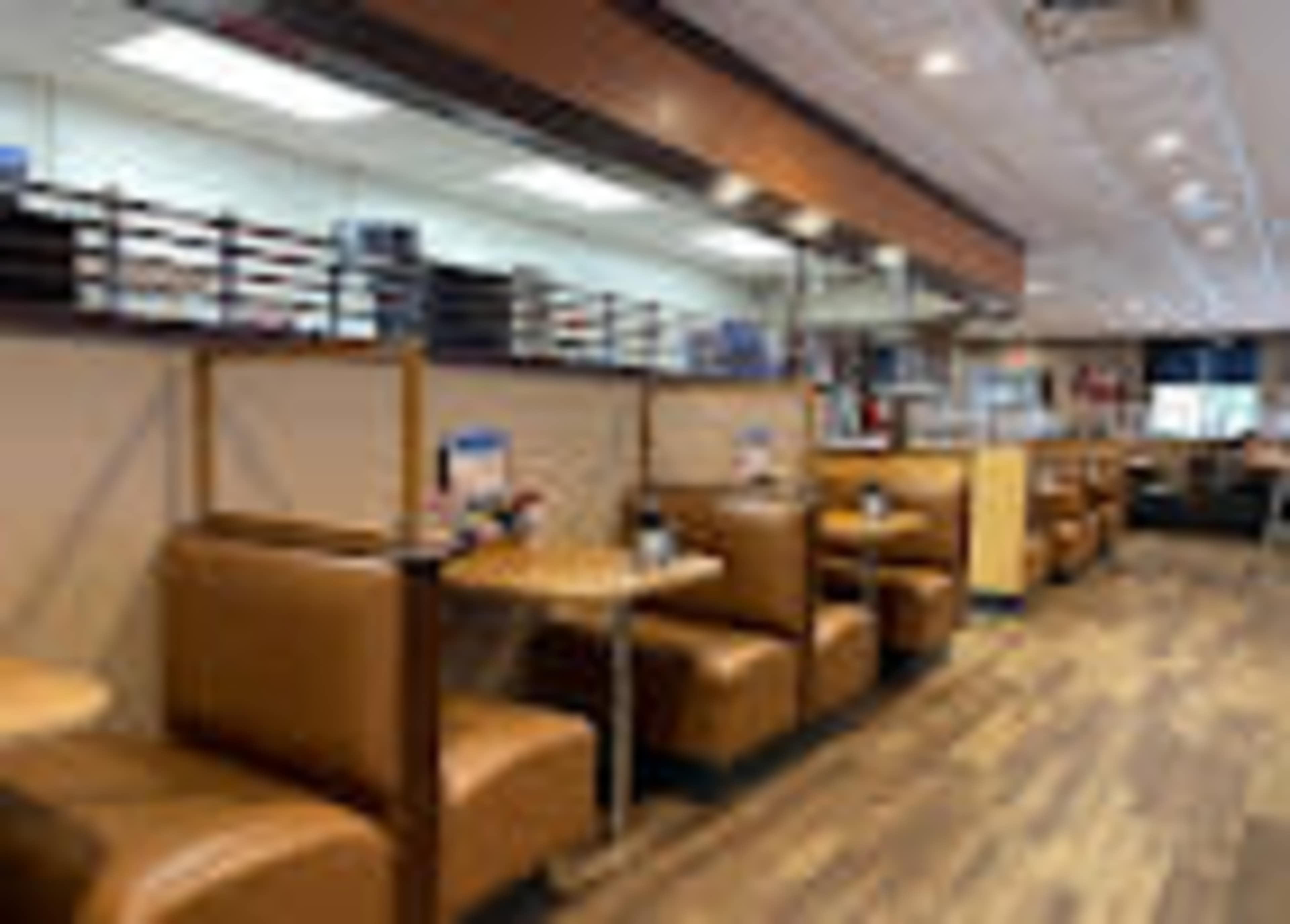 Private Meeting Room / Eventspace Image in Pinnacle Plaza, DeBary, FL