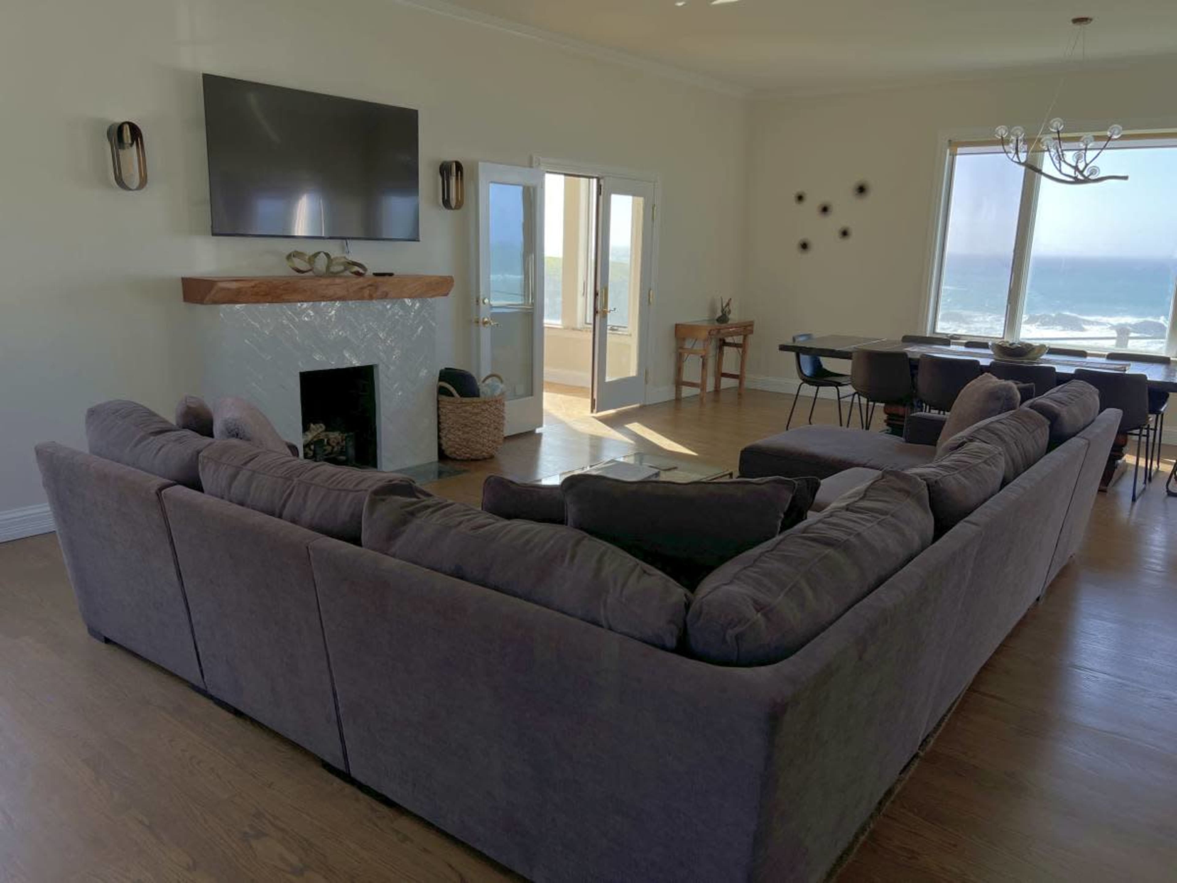 Cliffside mansion with fabulous ocean view and parklike setting Image in Caspar, Caspar, CA