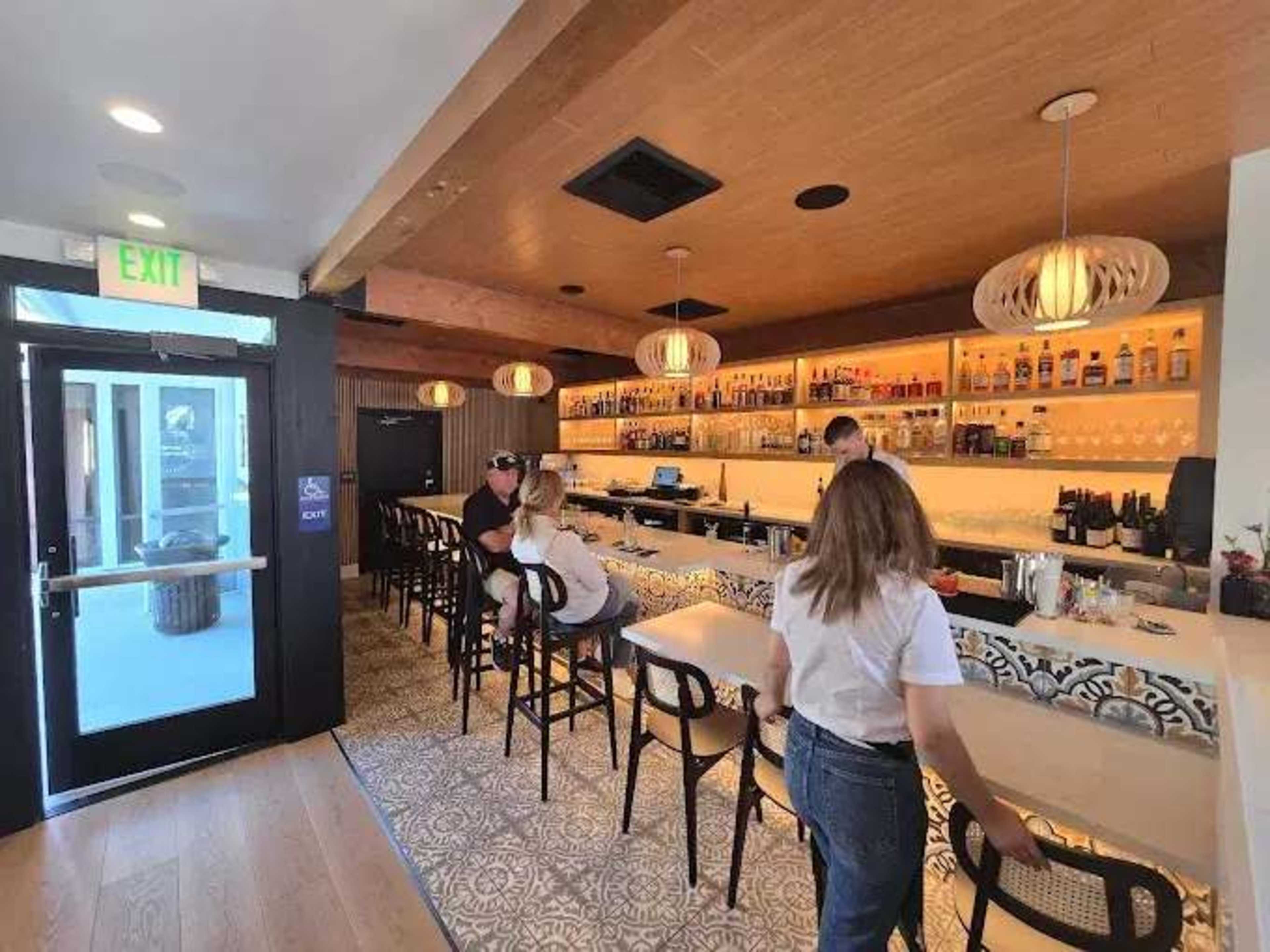 Sophisticated and Intimate 15Bar and Lounge Image in East Side Costa Mesa, Costa Mesa, CA