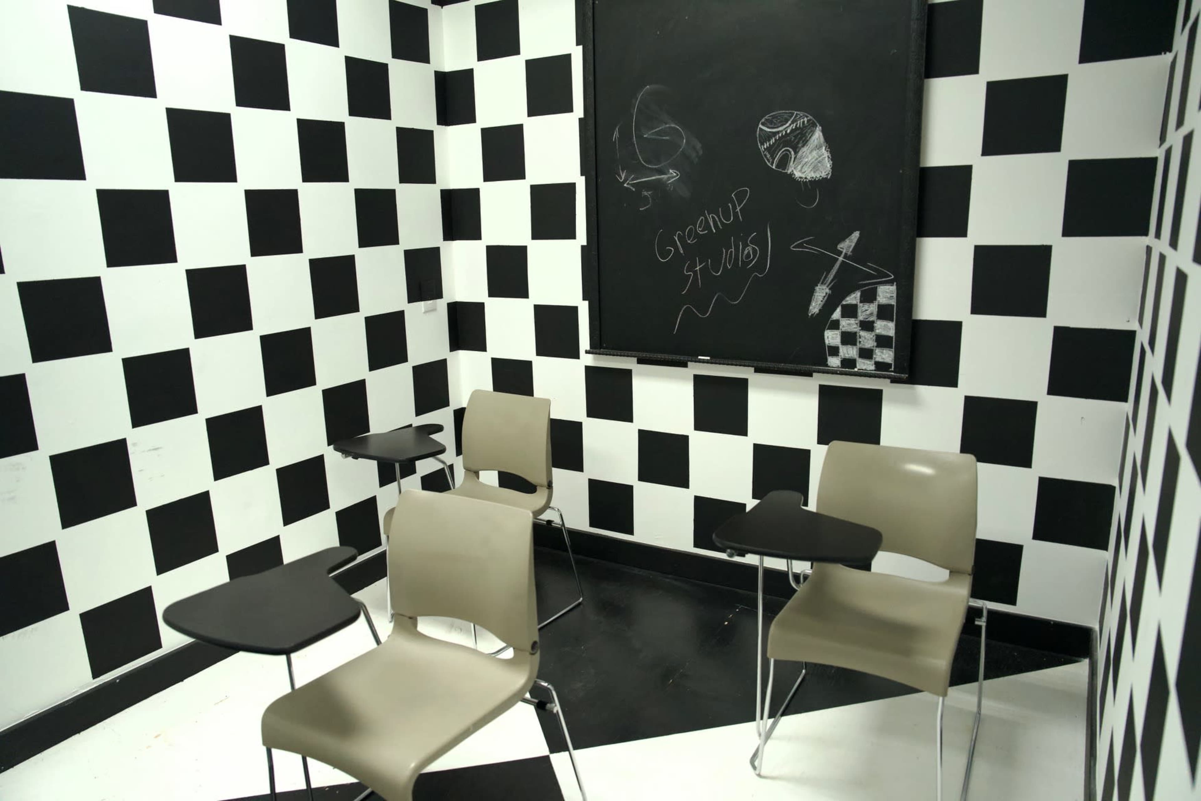 Studio Image in Country Club, HIALEAH, FL