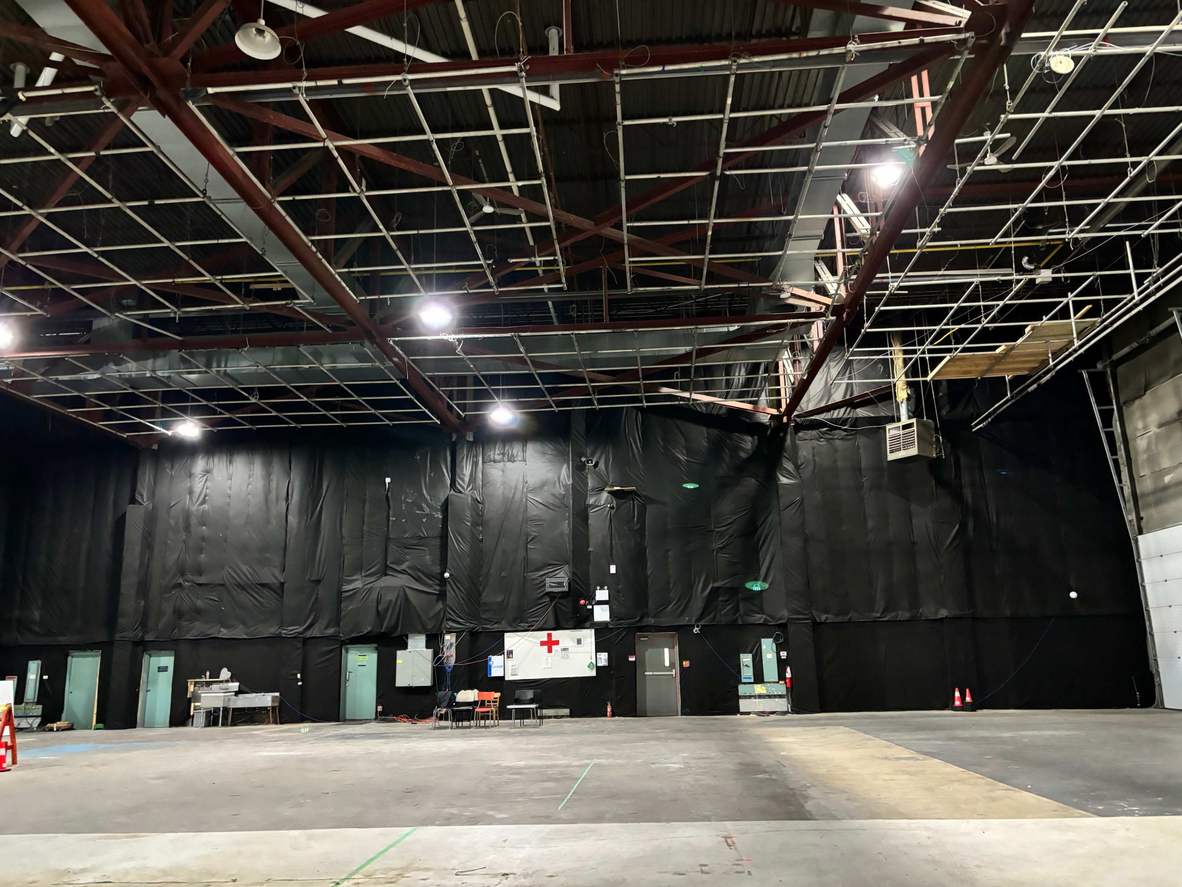 12,000 sq ft clear span studio space in Toronto Image in Clairlea, Toronto, ON