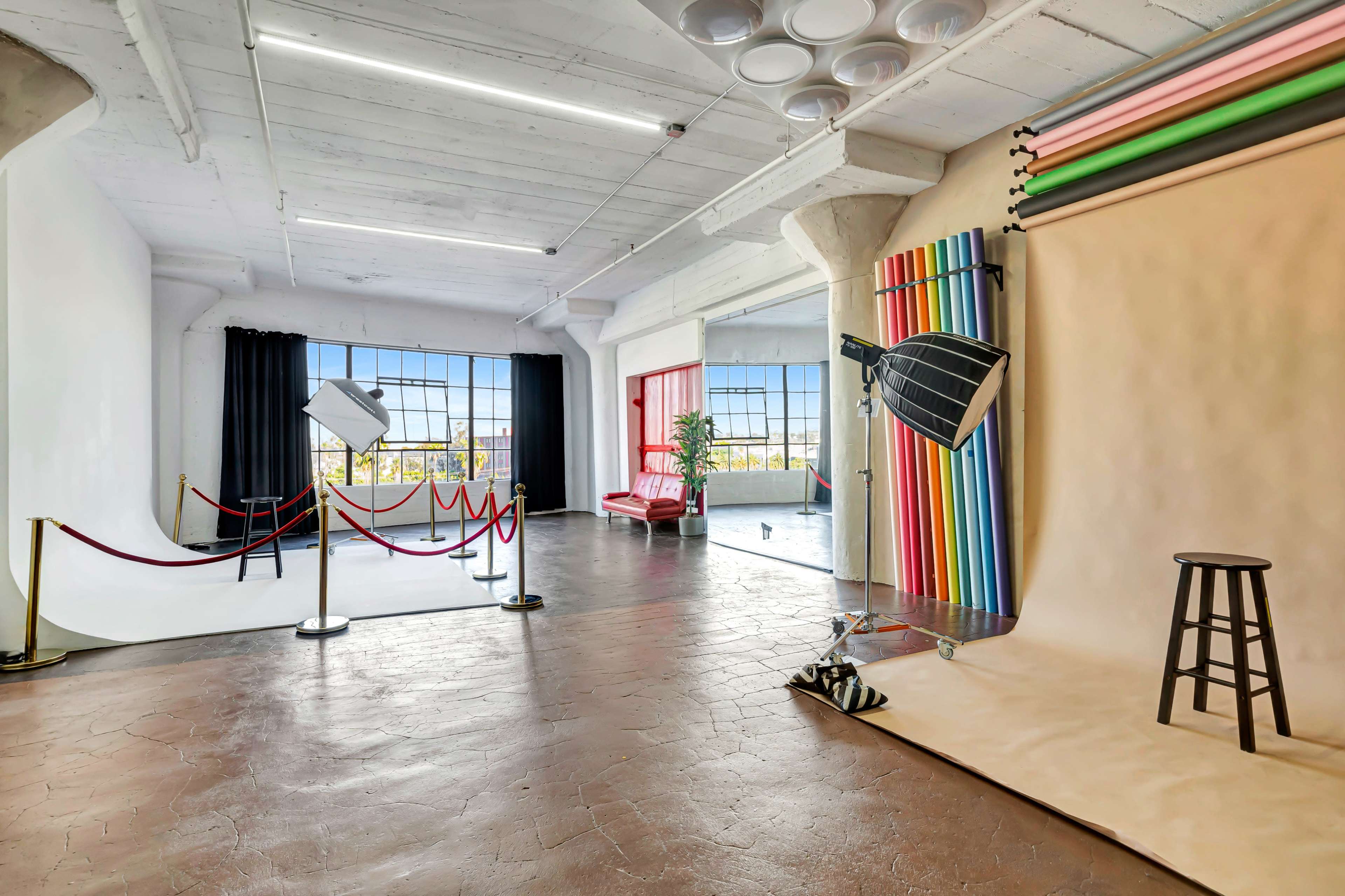 503DTLA | 519: Bright Natural Light Cyc Wall Studio w/ Skyline